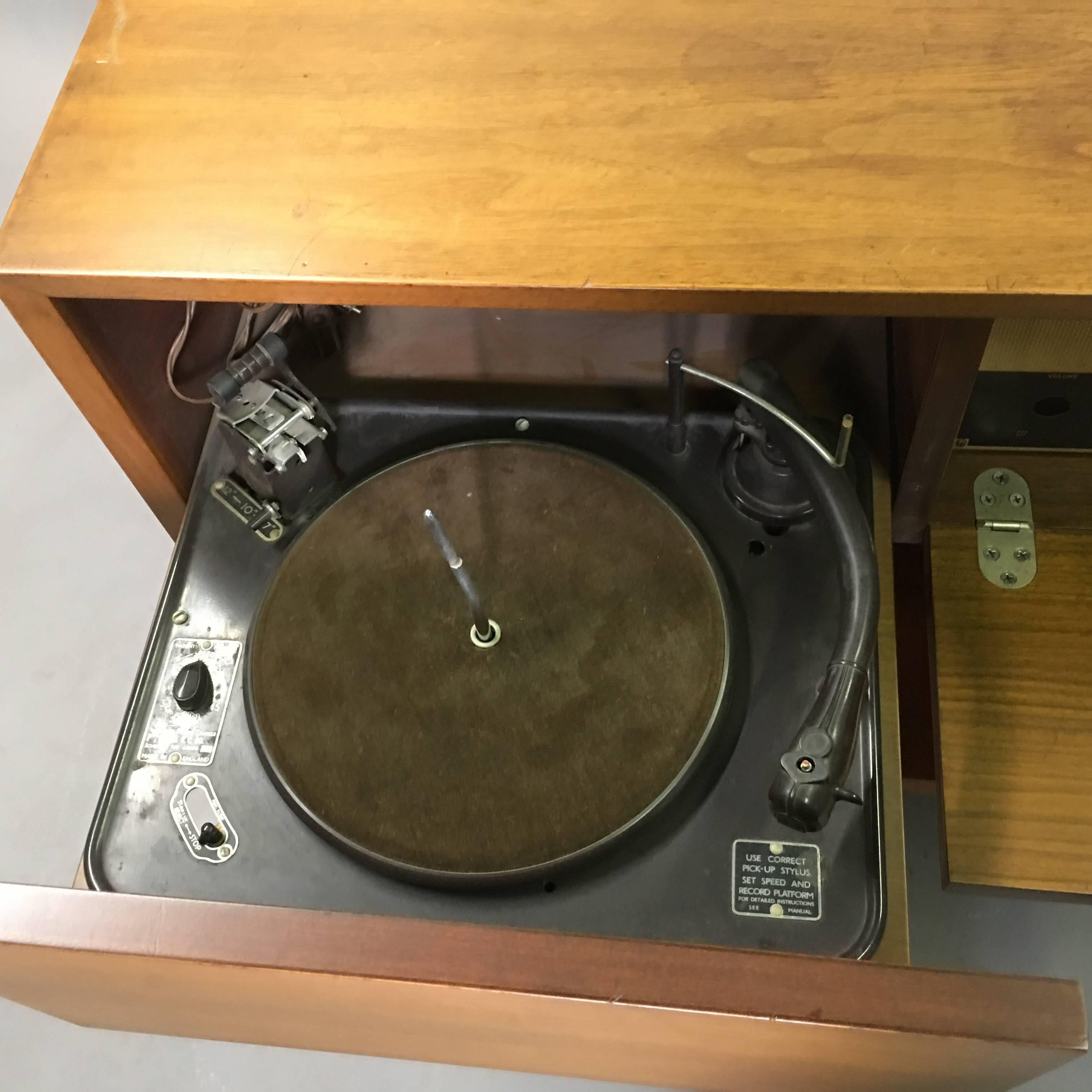 Milieu du XXe siècle George Nelson Primavera Stereo Cabinet Console pour Herman Miller