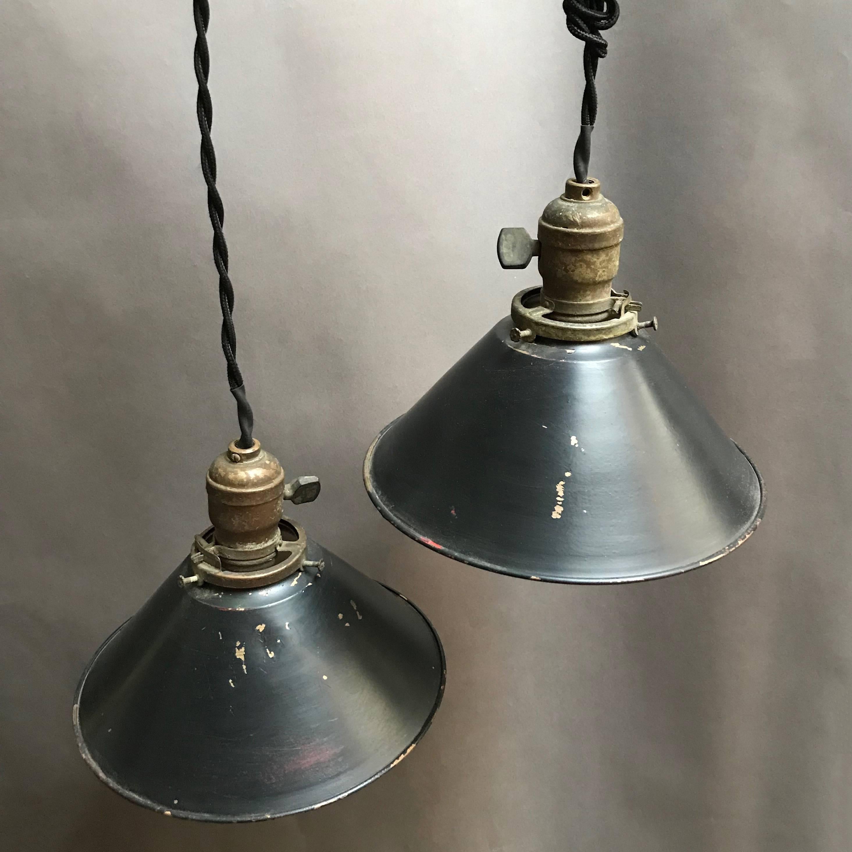 black industrial pendant light