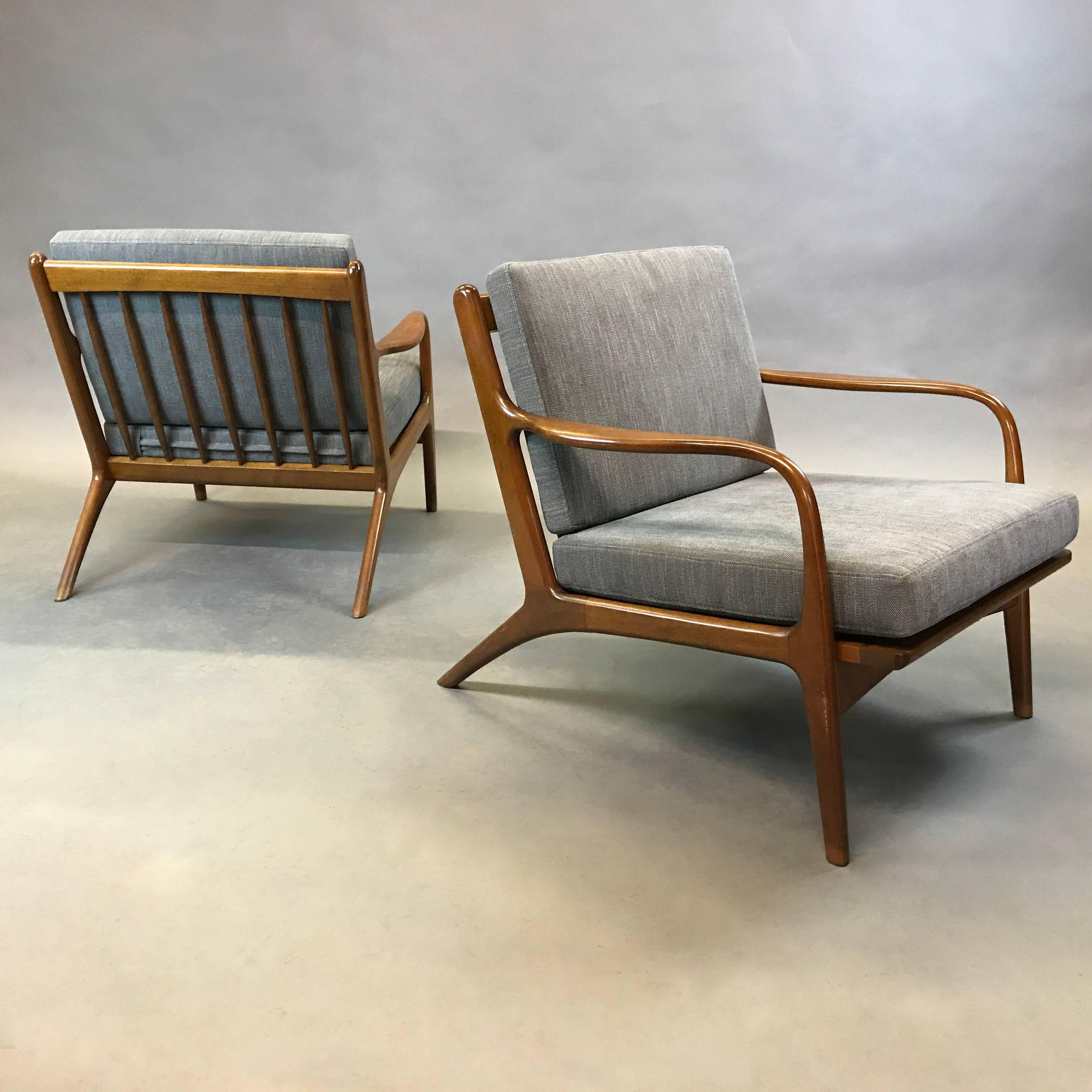 Pair of Adrian Pearsall for Craft Associate Maple Lounge Chairs Model 2315-c In Excellent Condition In Brooklyn, NY