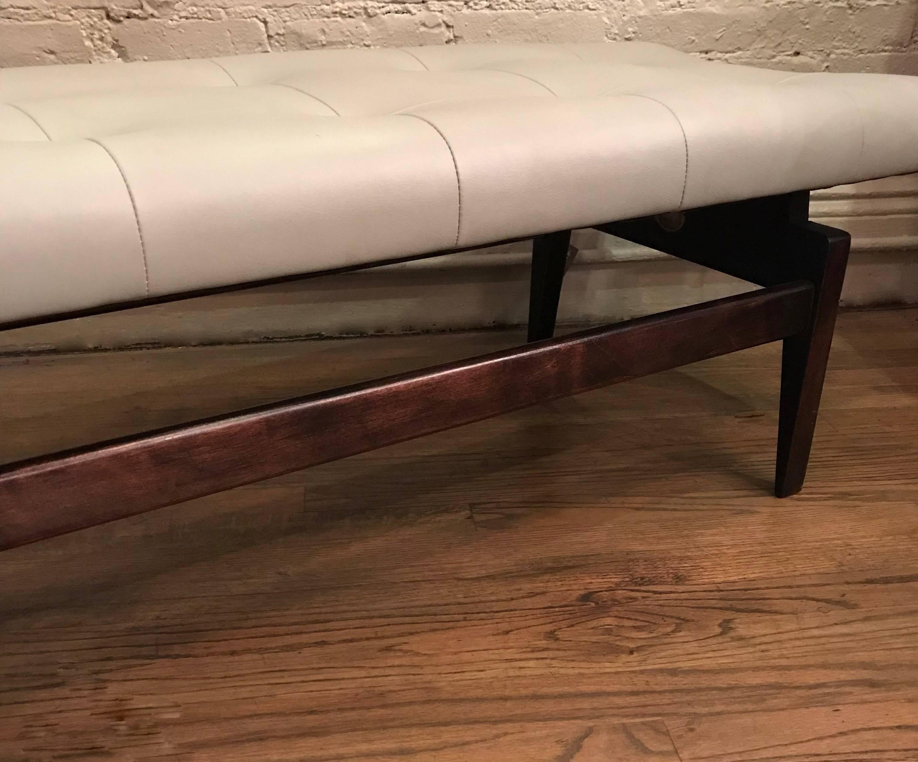 Jens Risom Floating Walnut and Leather Upholstered Bench In Excellent Condition In Brooklyn, NY