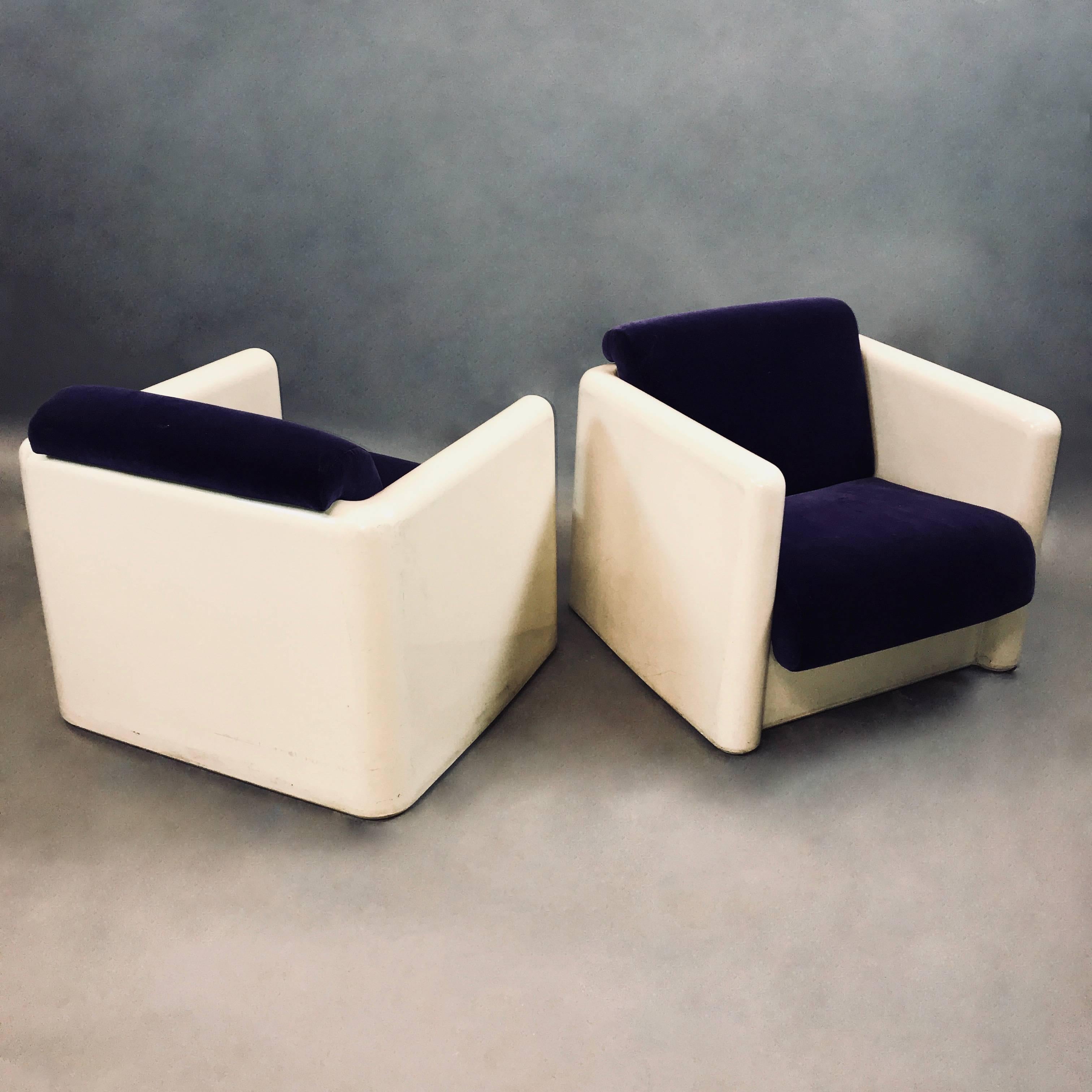 Modernist White Molded Fiberglass And Velvet Cube Club Chairs In Good Condition In Brooklyn, NY
