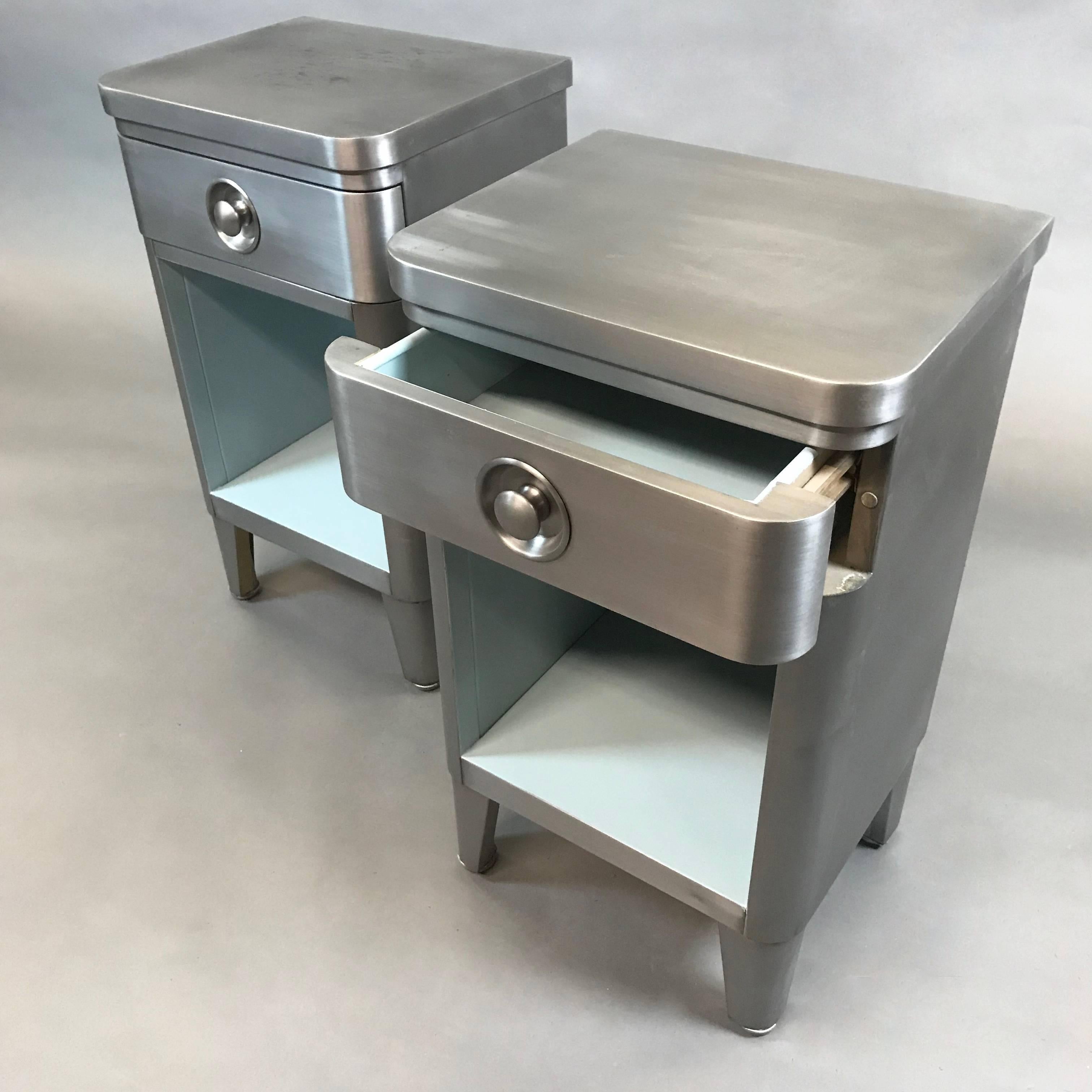 Machine Age Brushed Steel Nightstand End Tables by Norman Bel Geddes for Simmons In Excellent Condition In Brooklyn, NY