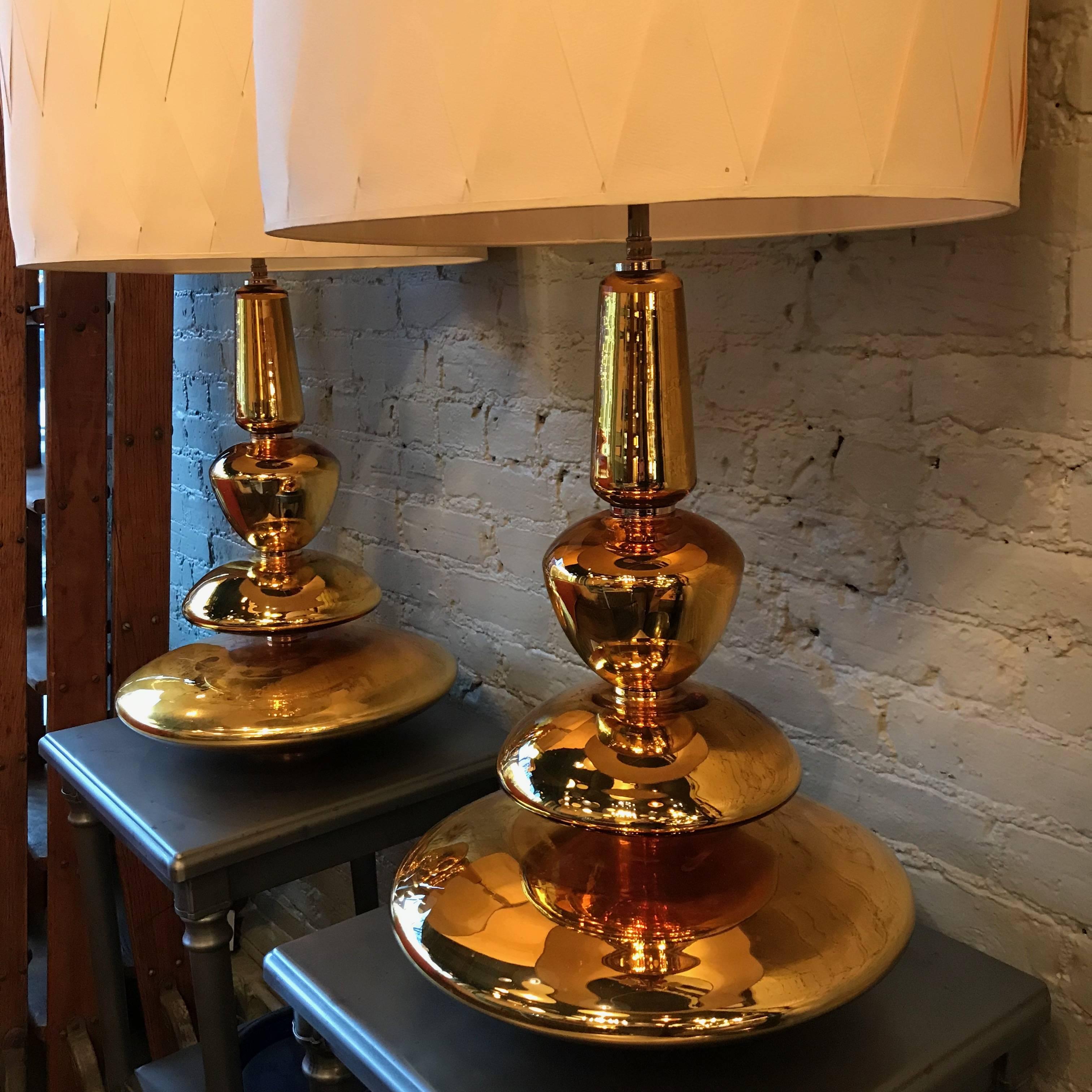 Pair of Hollywood Regency Gold Mercury Glass Table Lamps In Good Condition In Brooklyn, NY