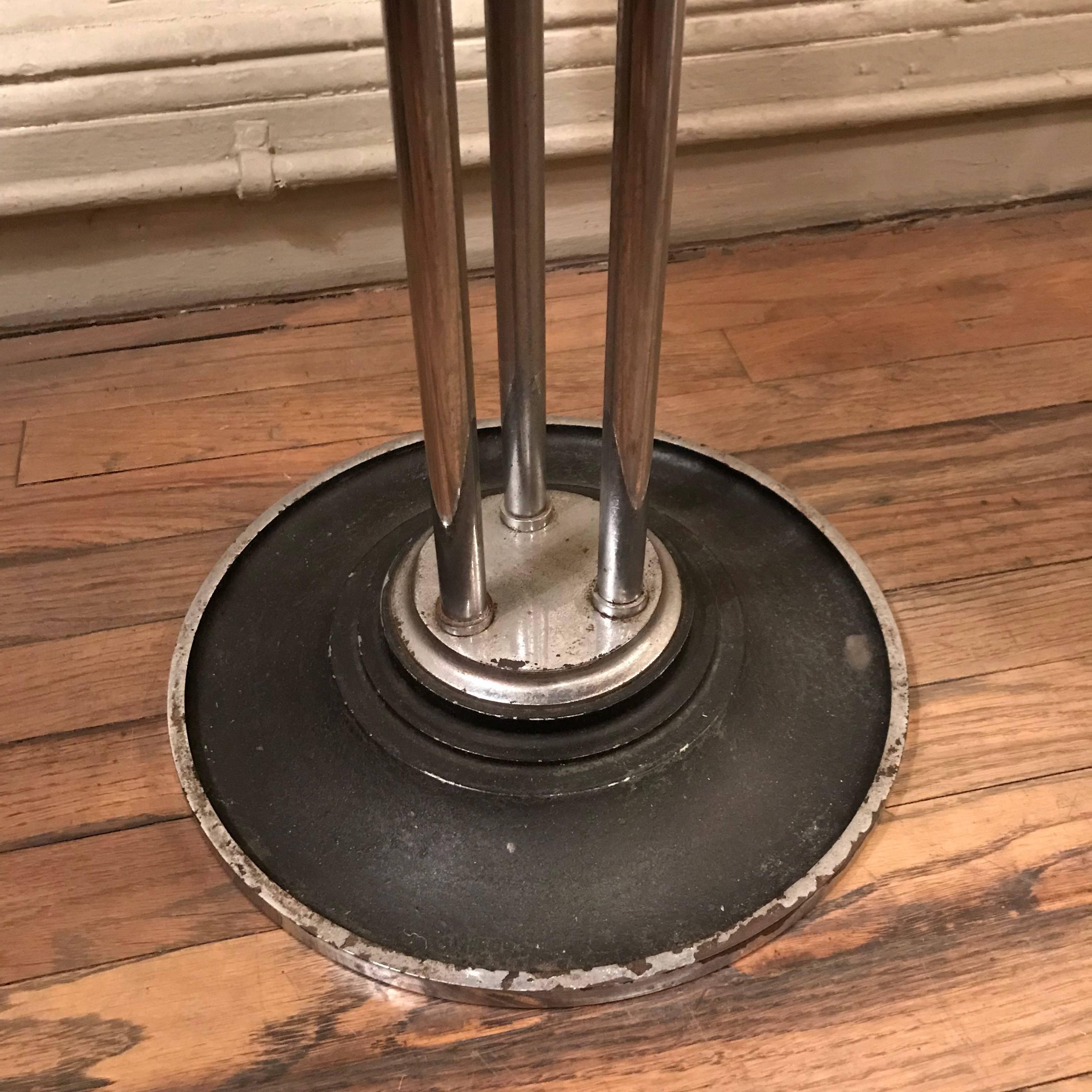 Climax Streamlined Art Deco Train Car Cocktail Smoker Stand Ashtray Side Table In Good Condition In Brooklyn, NY