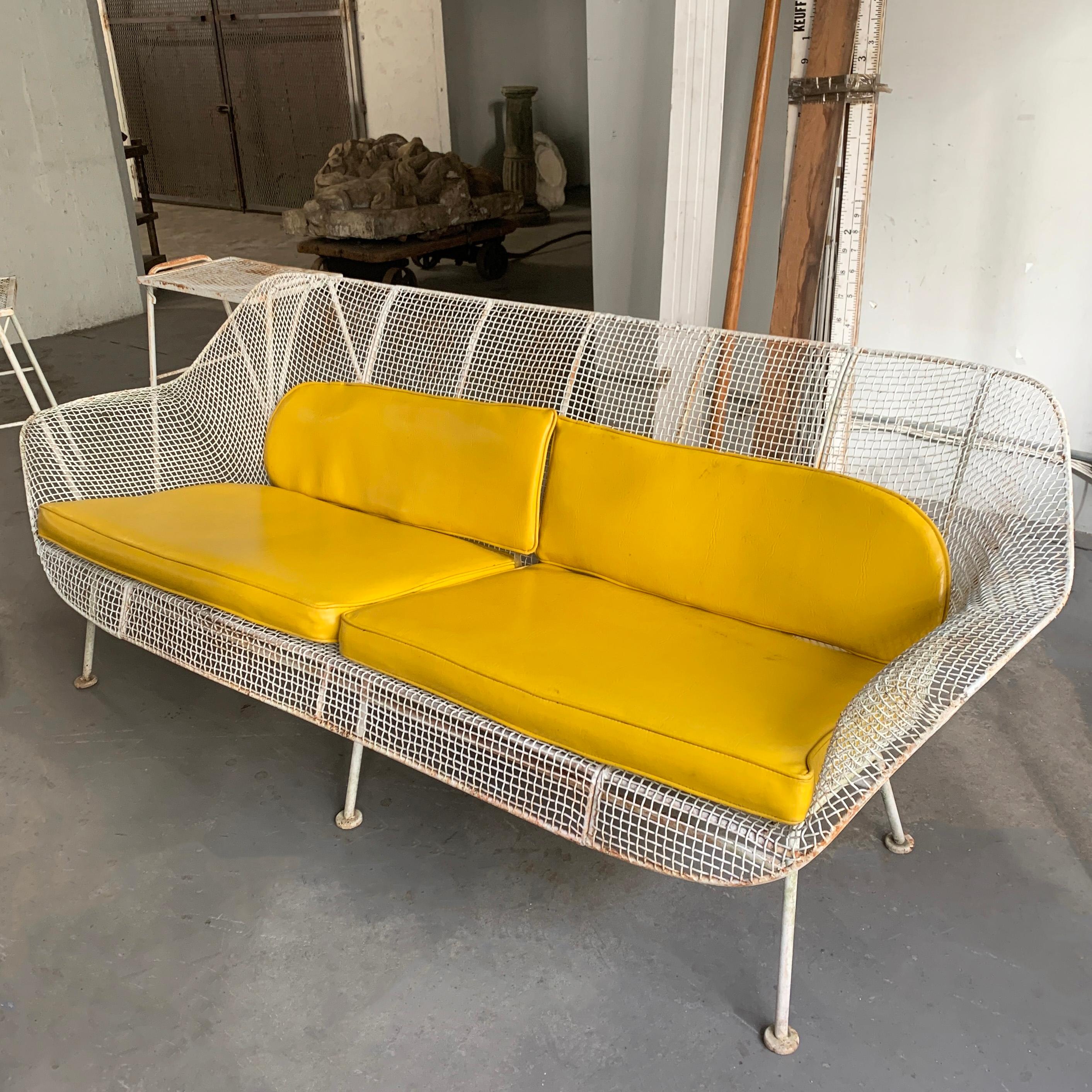Russell Woodard Sculptura Outdoor Patio Sofa In Good Condition In Brooklyn, NY