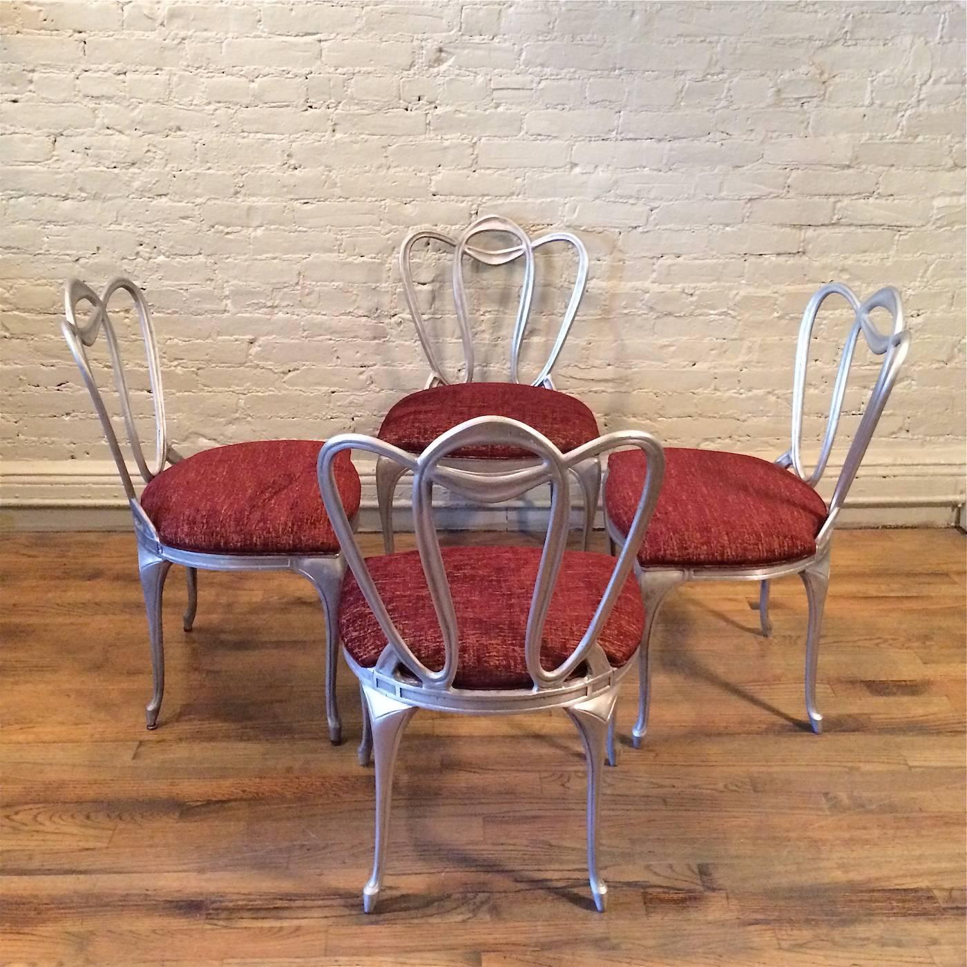 Set di sedie da pranzo in alluminio Hollywood Regency In condizioni buone in vendita a Brooklyn, NY