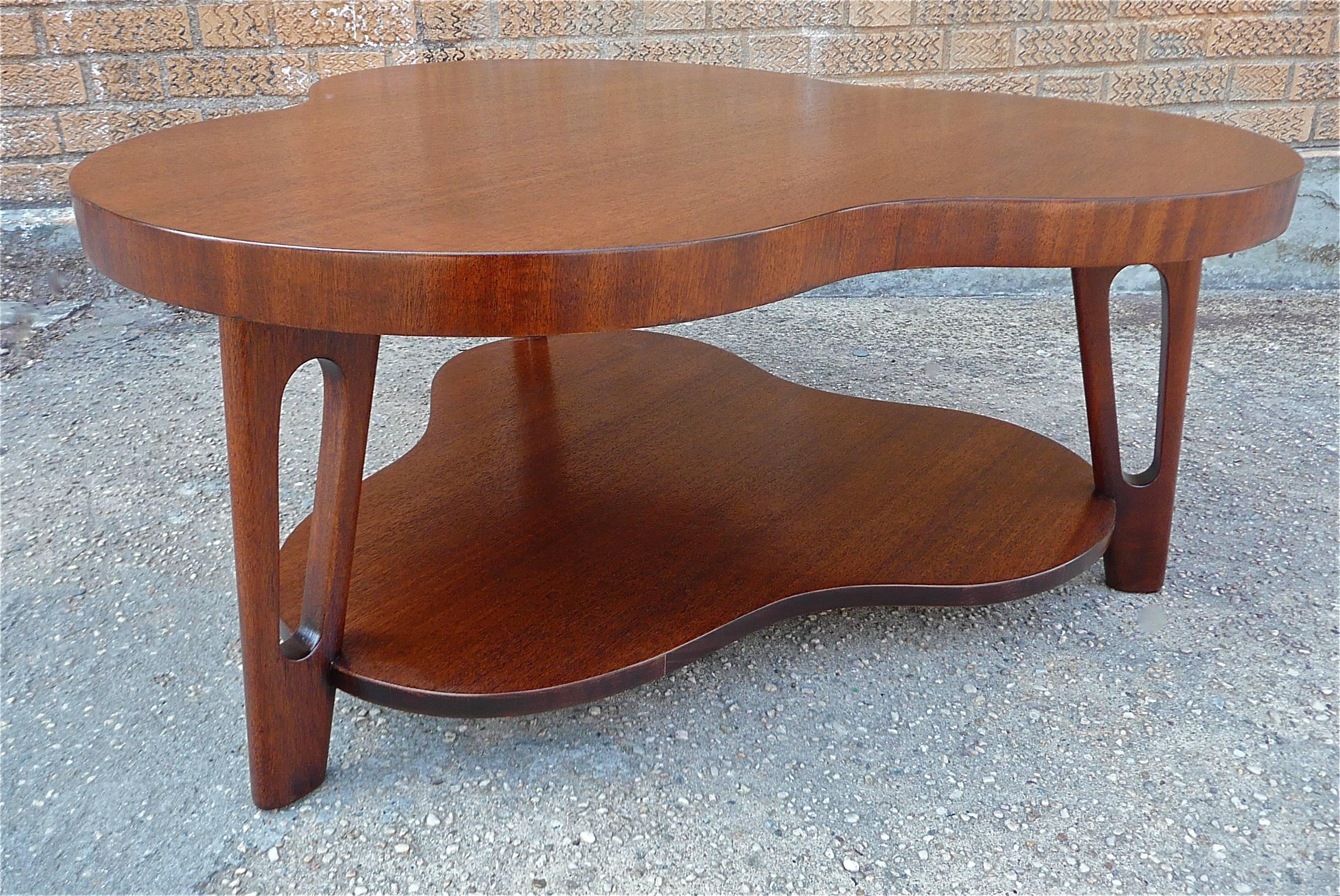 Mid-Century Mahogany Clover Shape Coffee Table Attributed To Glibert Rohde In Excellent Condition In Brooklyn, NY