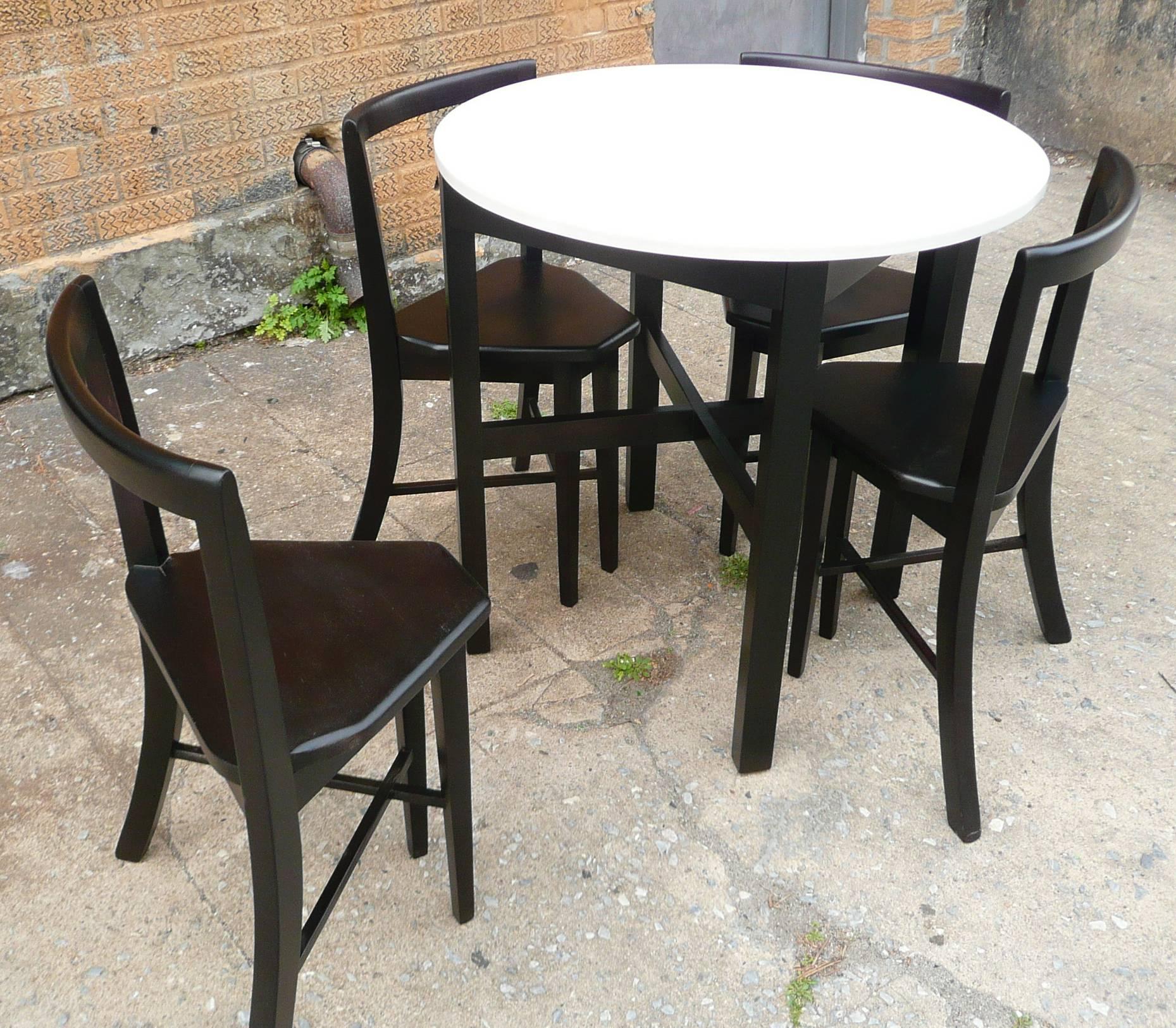 American Small Round Contoured Dining Set