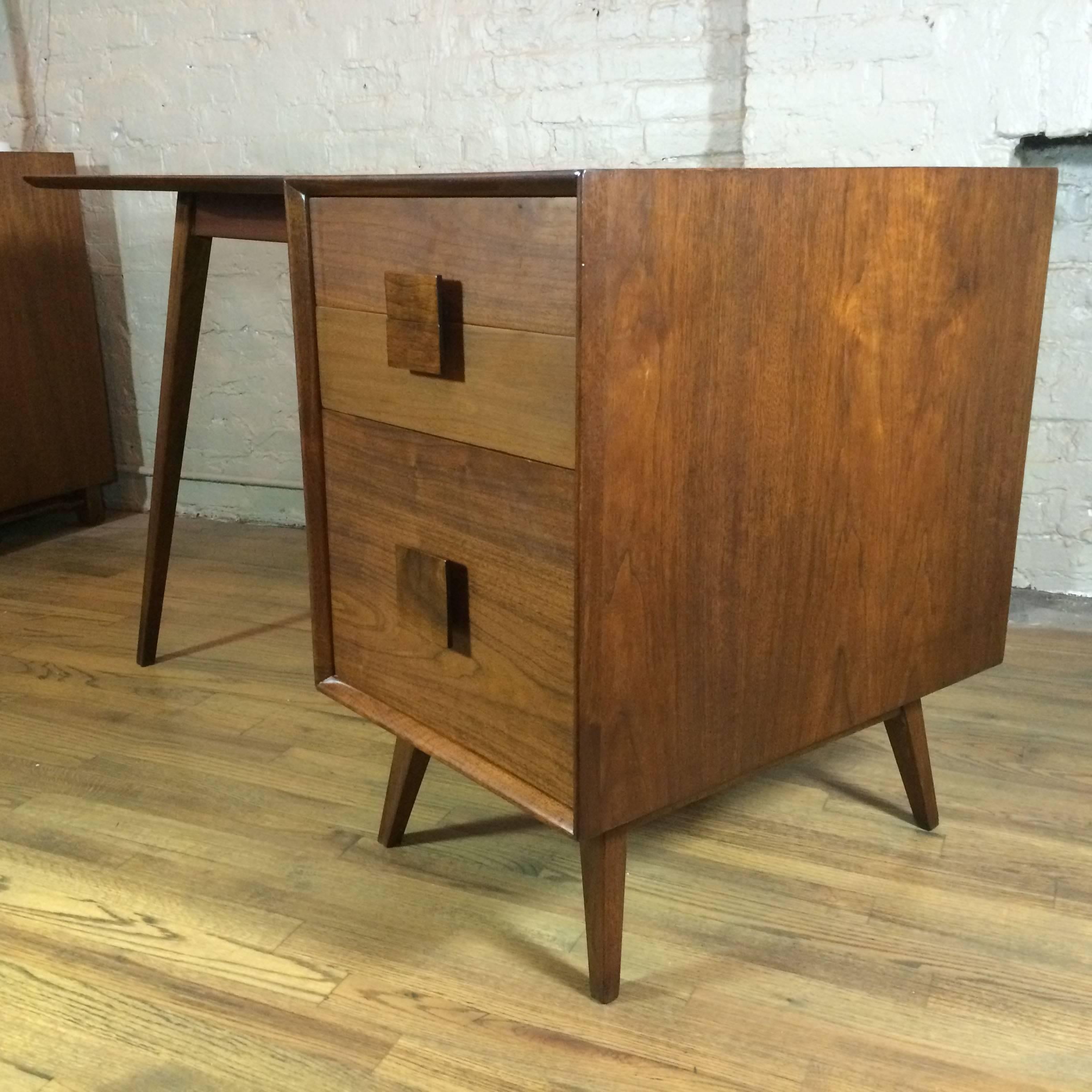Mid-Century Modern Walnut Single Pedestal Desk 2