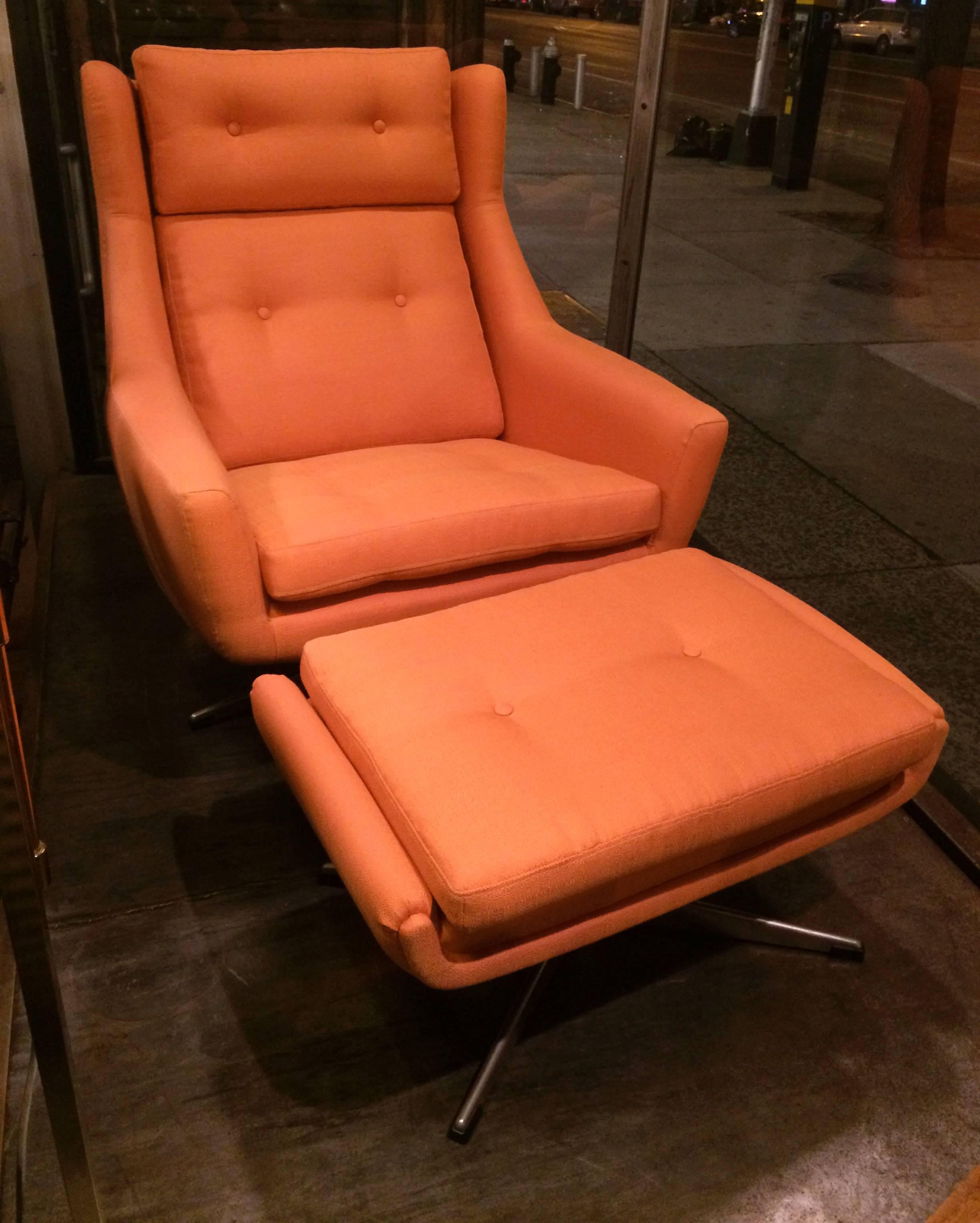 Mid-Century Modern Lounge Chair and Ottoman Attributed To John Stuart In Excellent Condition In Brooklyn, NY