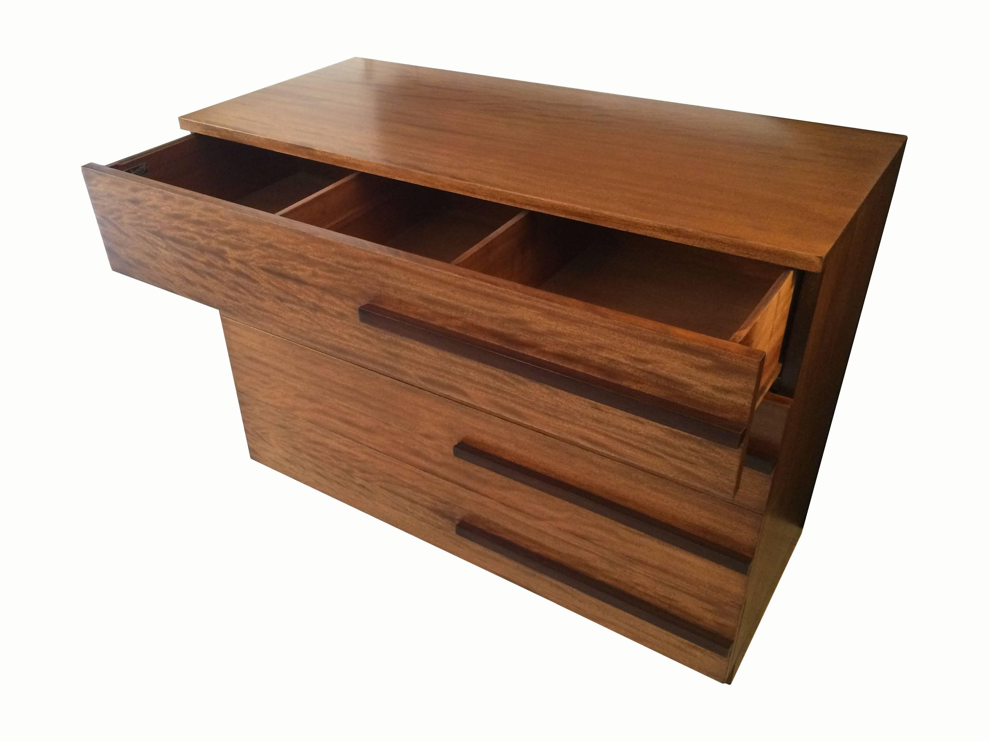Streamline Art Deco Satinwood and Walnut Dresser by Modernage In Excellent Condition In Brooklyn, NY