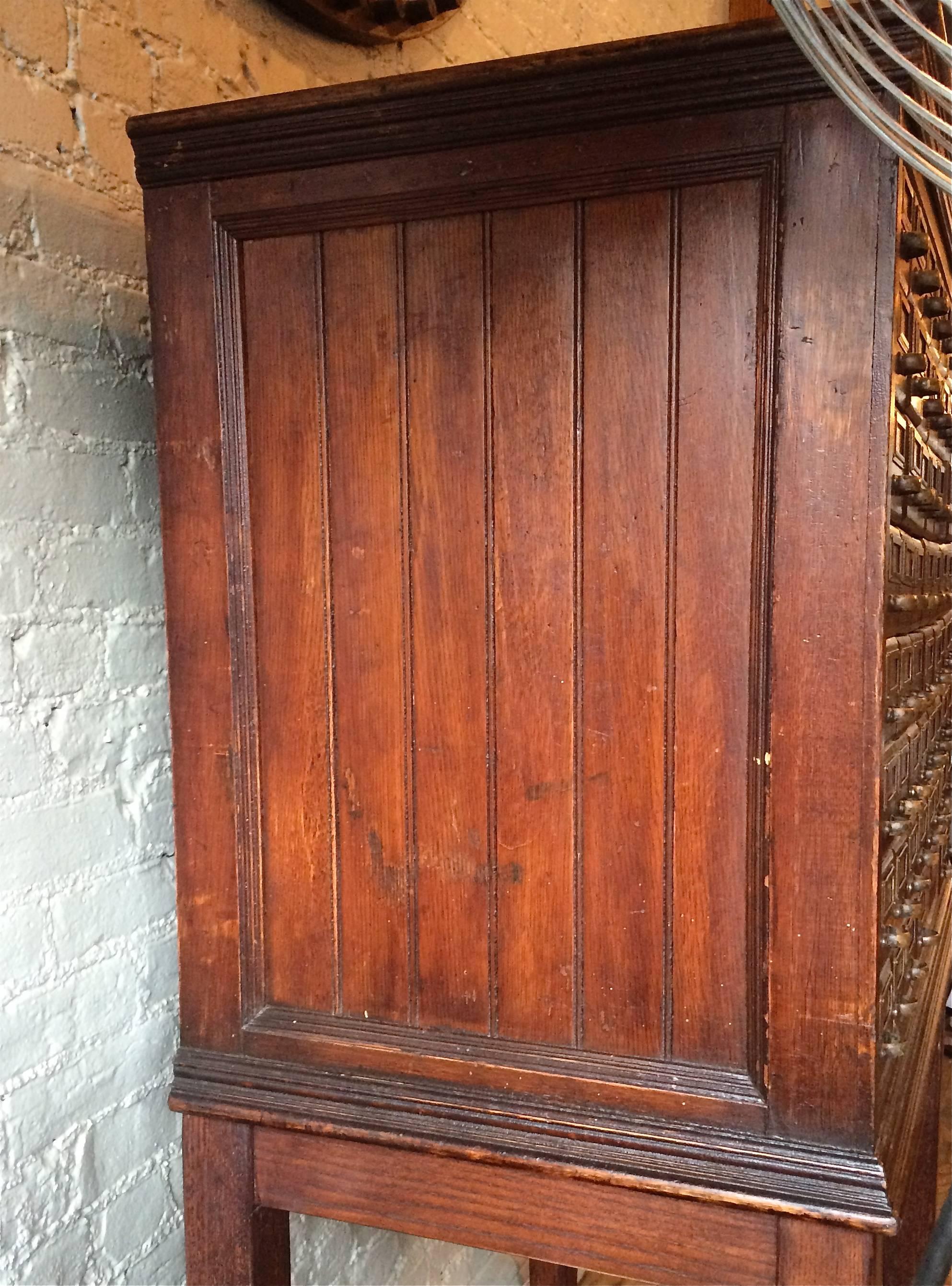 Late 19th Century Oak Apothecary Medicine Cabinet In Good Condition In Brooklyn, NY