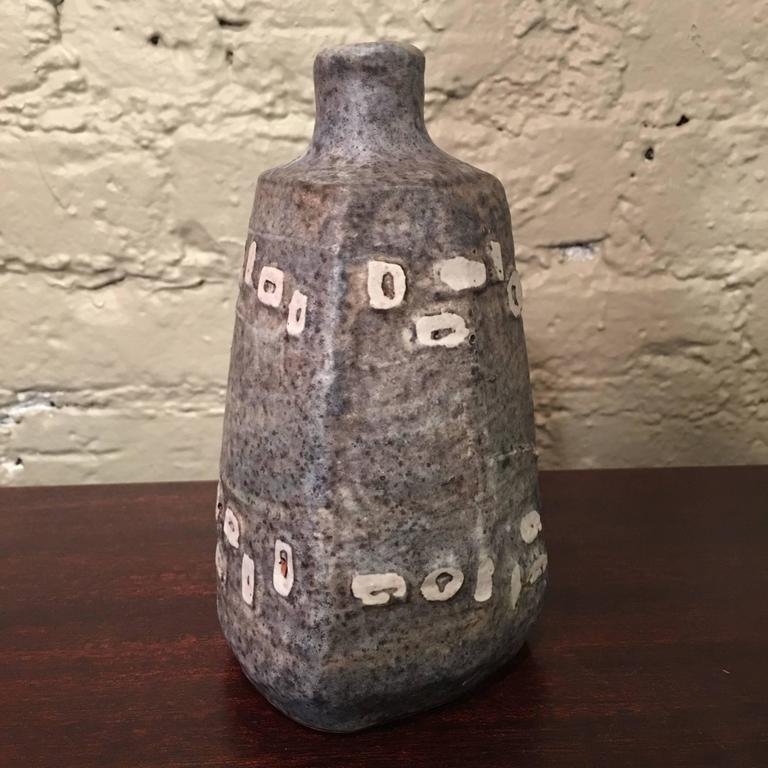 Mid-Century Modern Brutalist Art Pottery Bud Vase In Excellent Condition In Brooklyn, NY