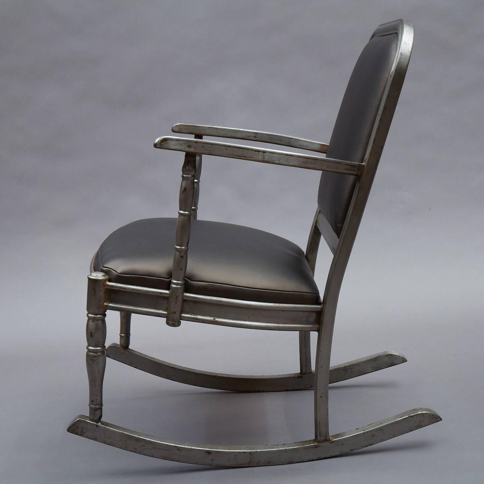Américain Chaise à bascule Simmons en acier brossé et vinyle métallique en vente