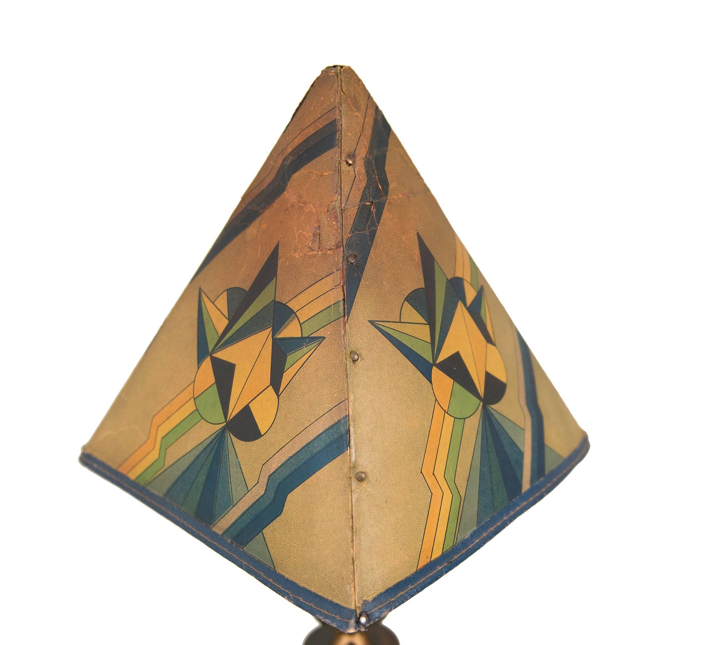 Mid-20th Century Art Deco Bakelite Lamp