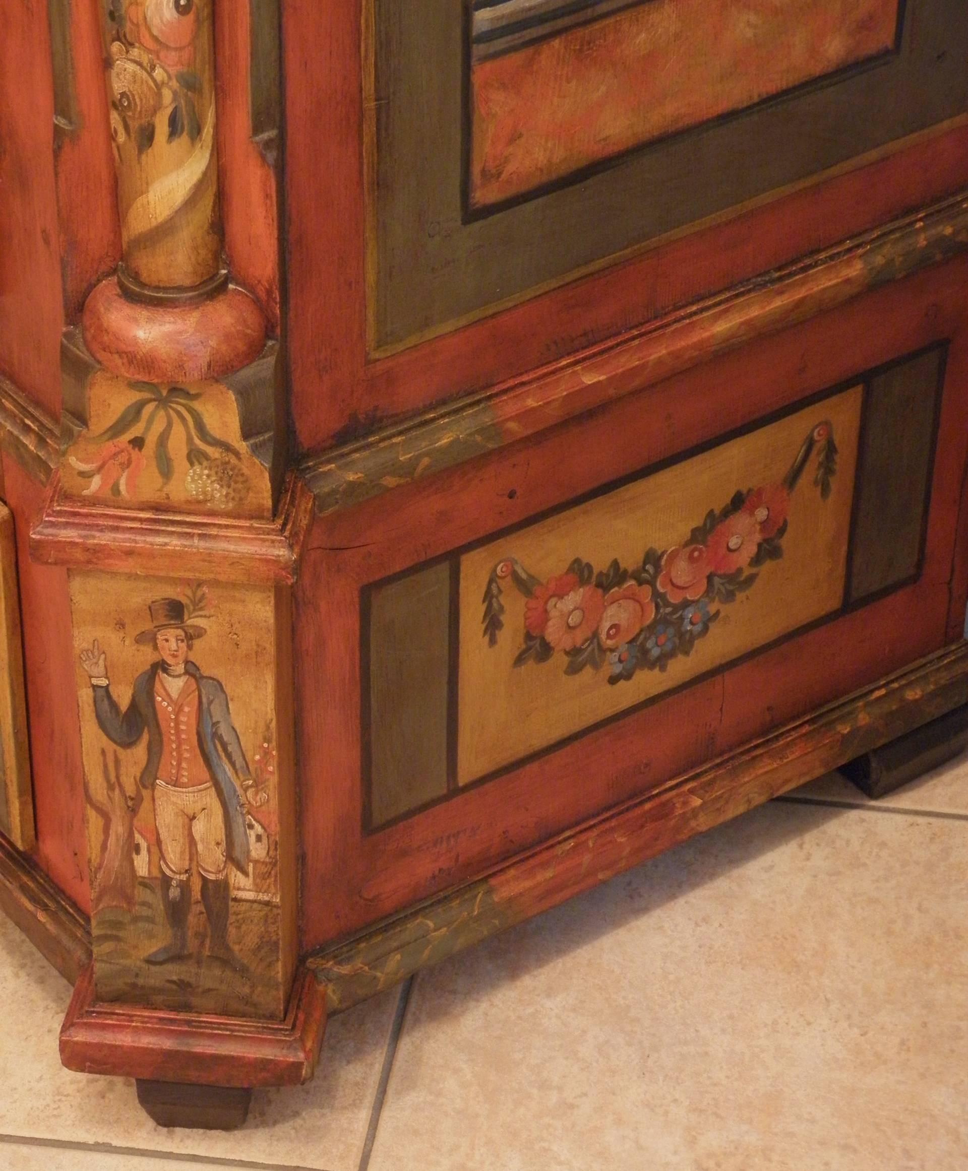 Beginning of 19th Century Painted Armoire In Good Condition For Sale In Dobbiaco, IT