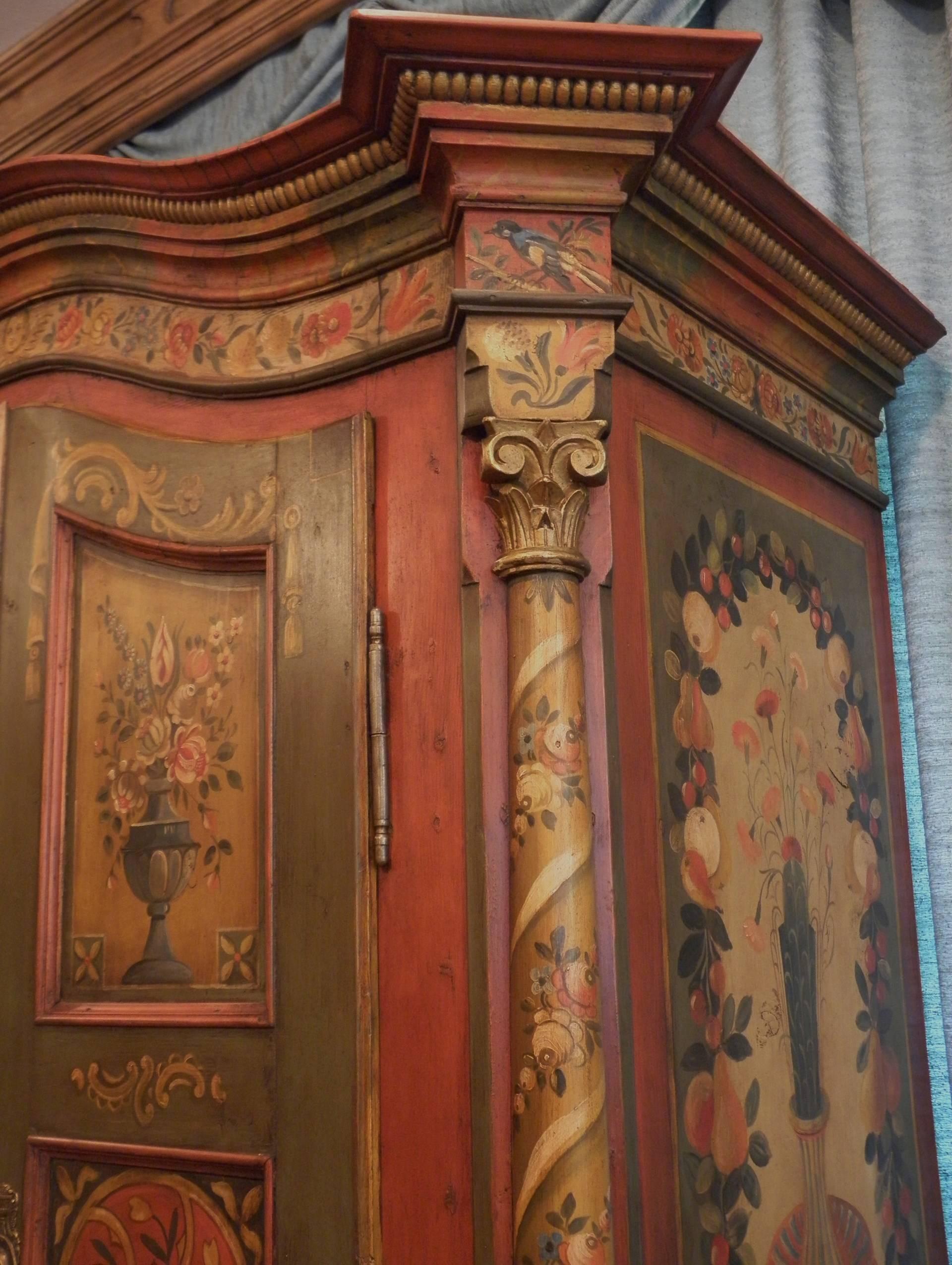 Beginning of 19th Century Painted Armoire For Sale 2