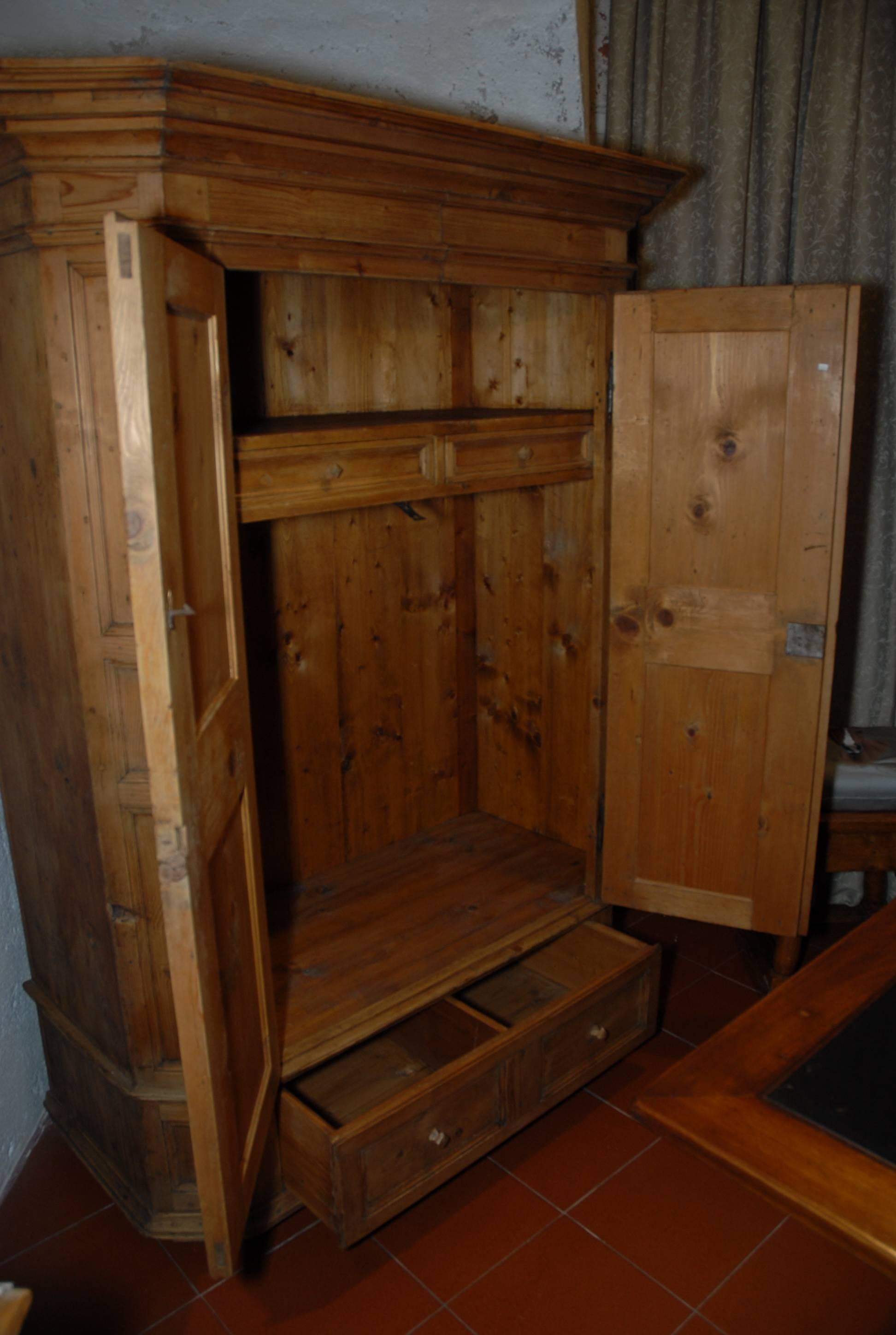 19th Century Pinewood Armoire In Good Condition For Sale In Dobbiaco, IT