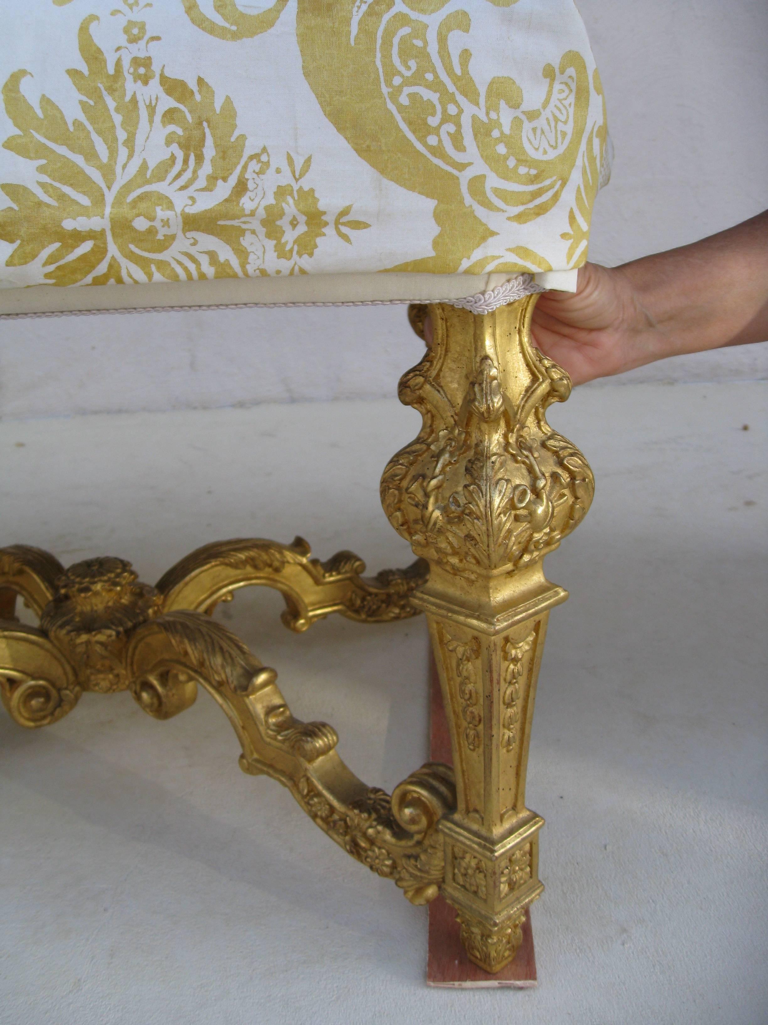 French Louis XIV Style Carved Giltwood Bench For Sale