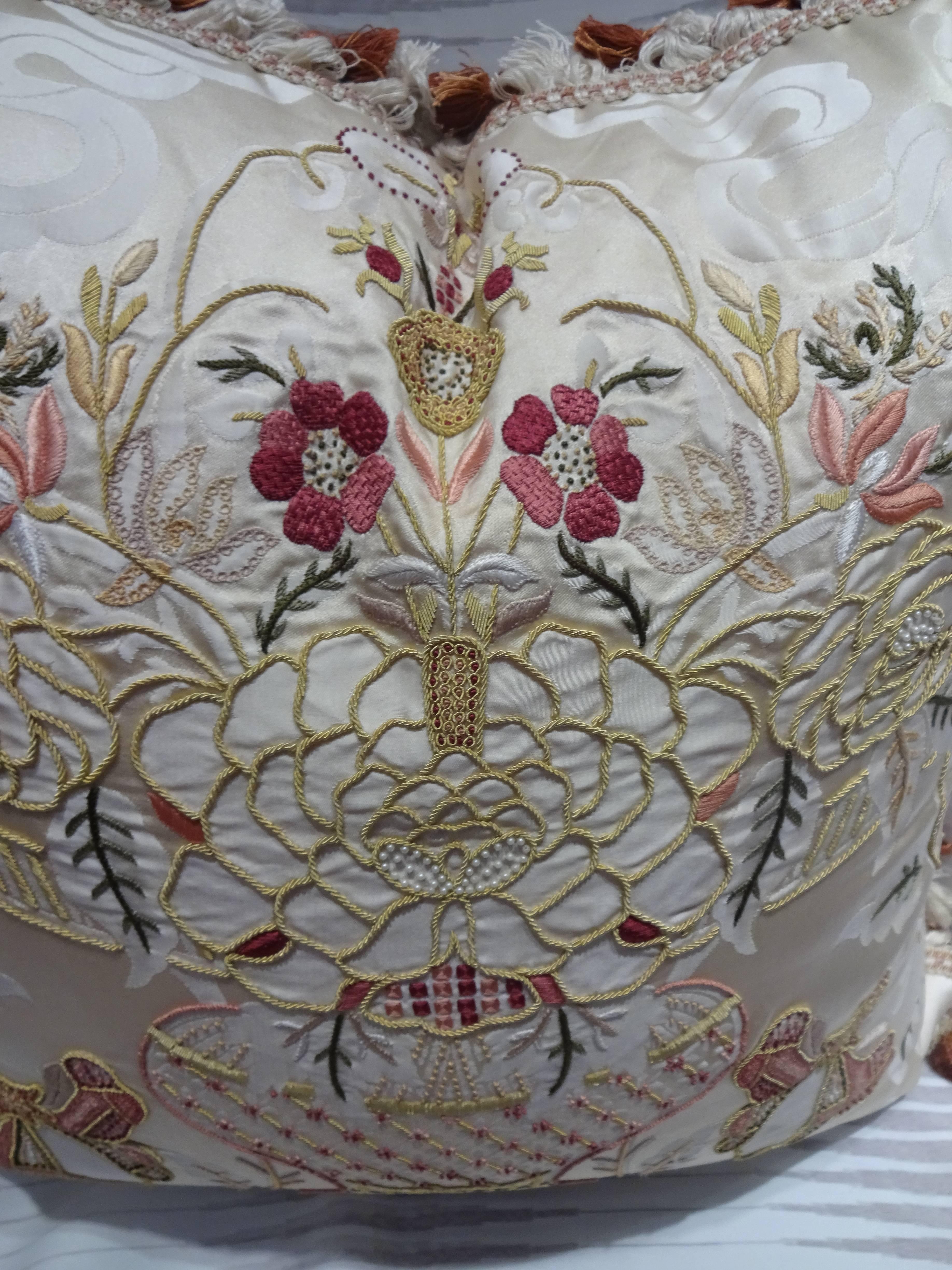 Luxurious embroidered silk pillows, new.
Salamander fabric color cream, gold thread embroidery.
Ribbed silk honey color over backside.
Size: 23