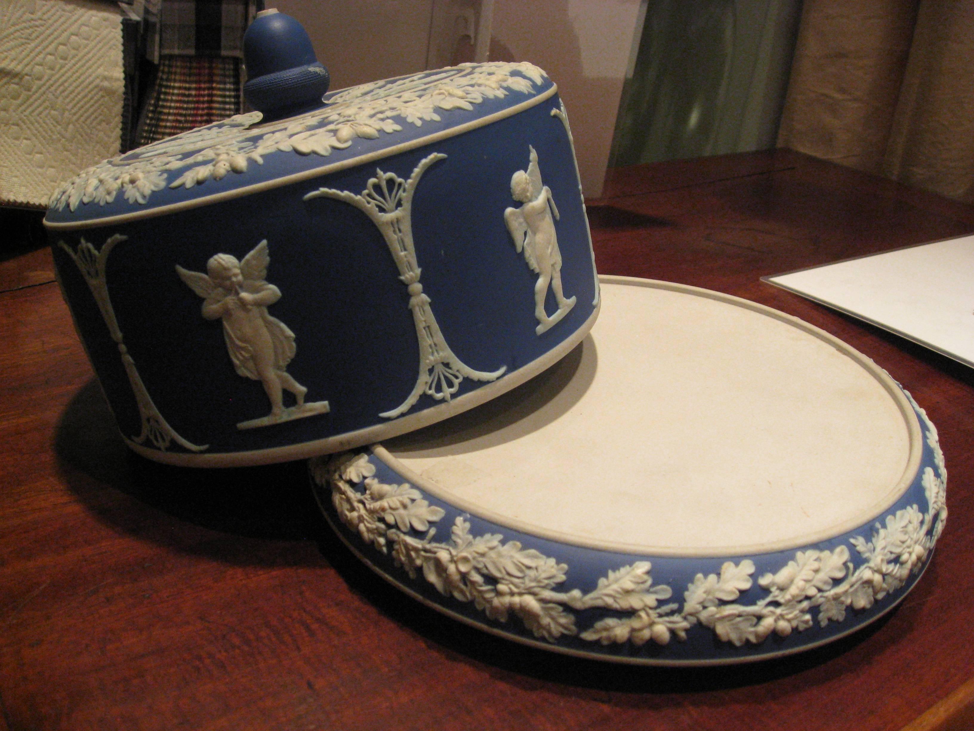 Covered cake tray.
Adams Jasperware,
19th century.



 