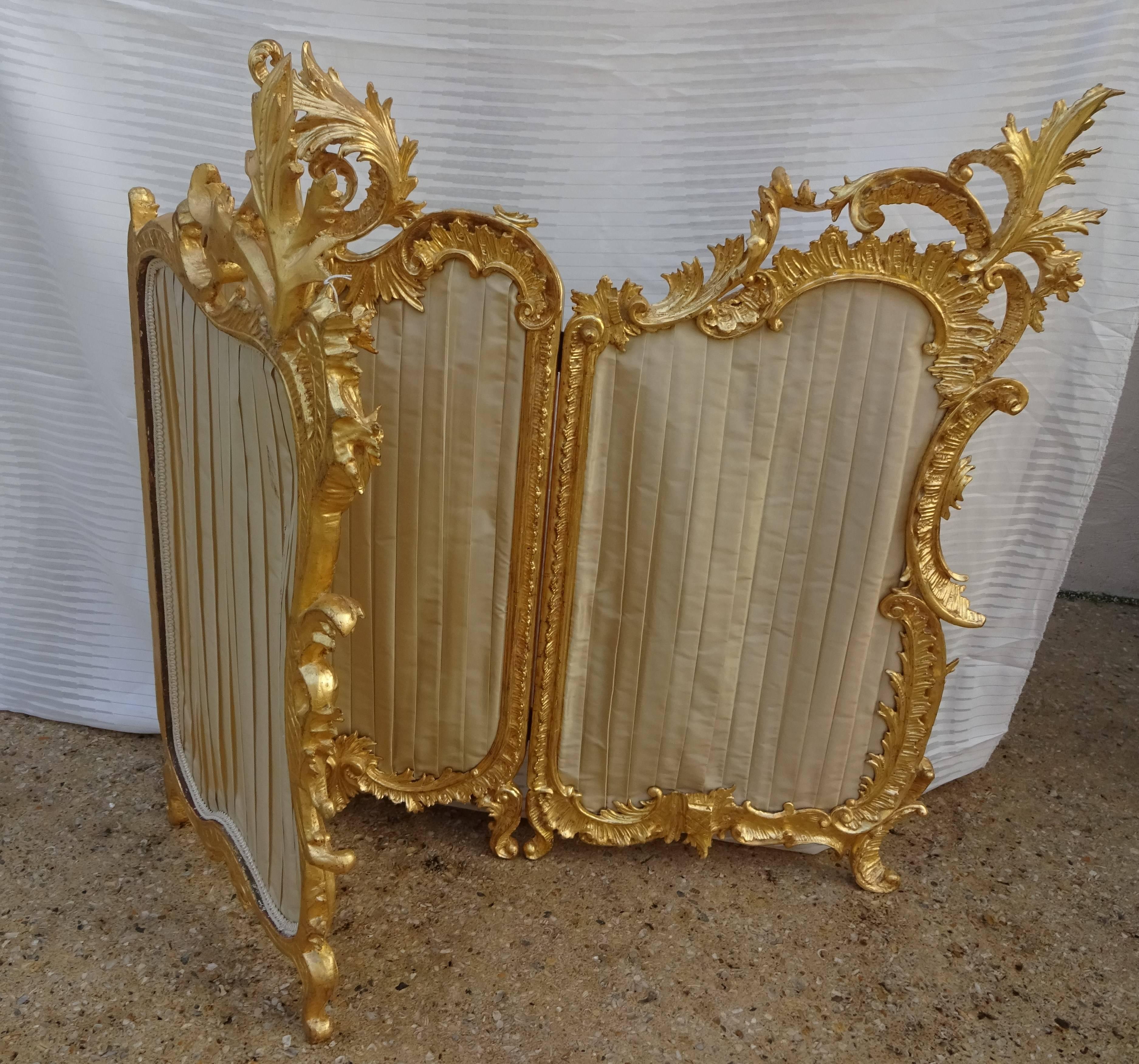 Fire Screen, Louis XV, Rocaille, Gilt Carved Wood For Sale 1