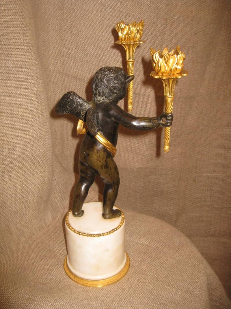 Cherub-Kandelaber aus Bronze, Französisch (Mitte des 18. Jahrhunderts) im Angebot