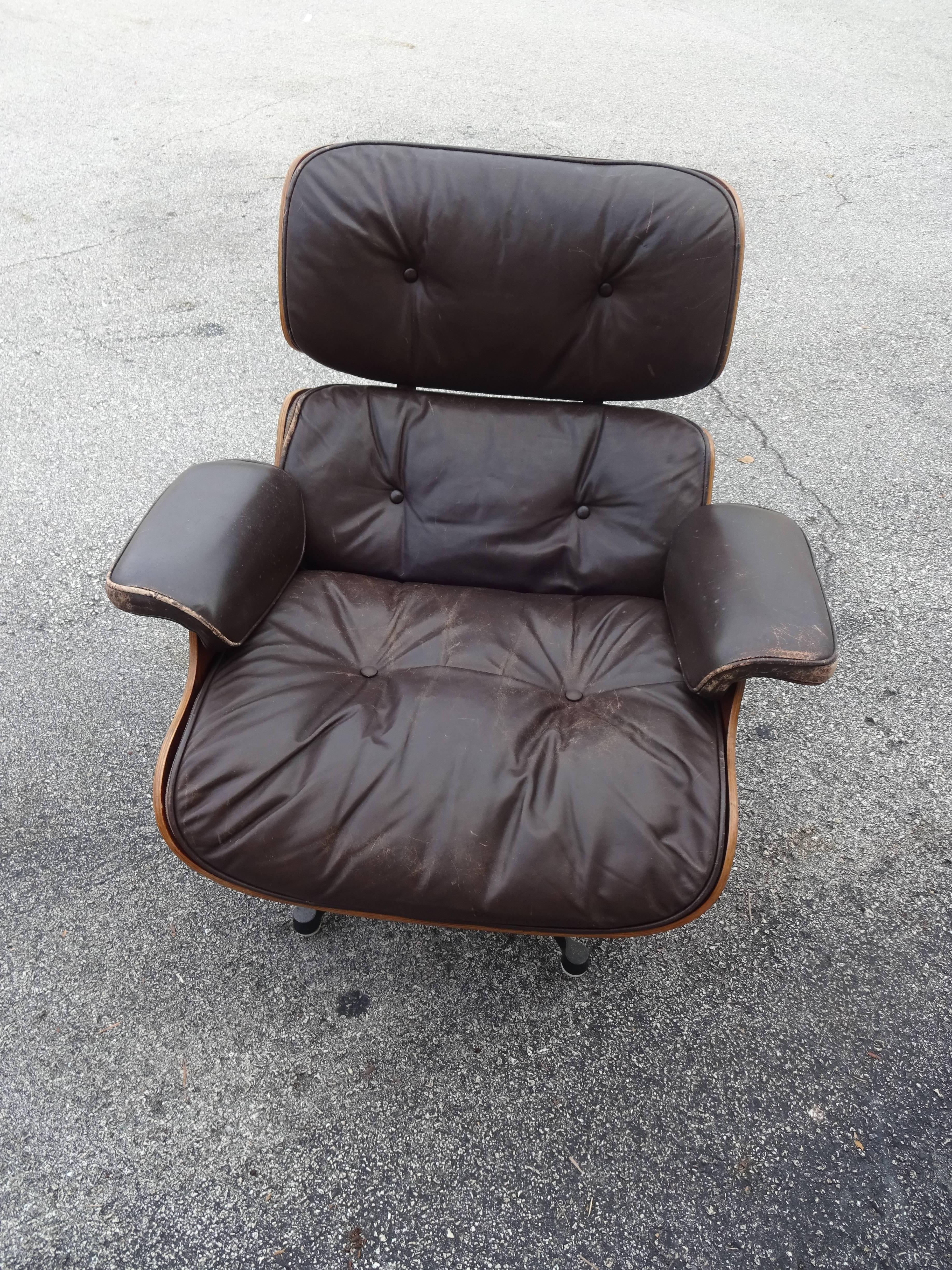 French Eames Lounge Chair, Original Vitra Model 1st Generation For Sale