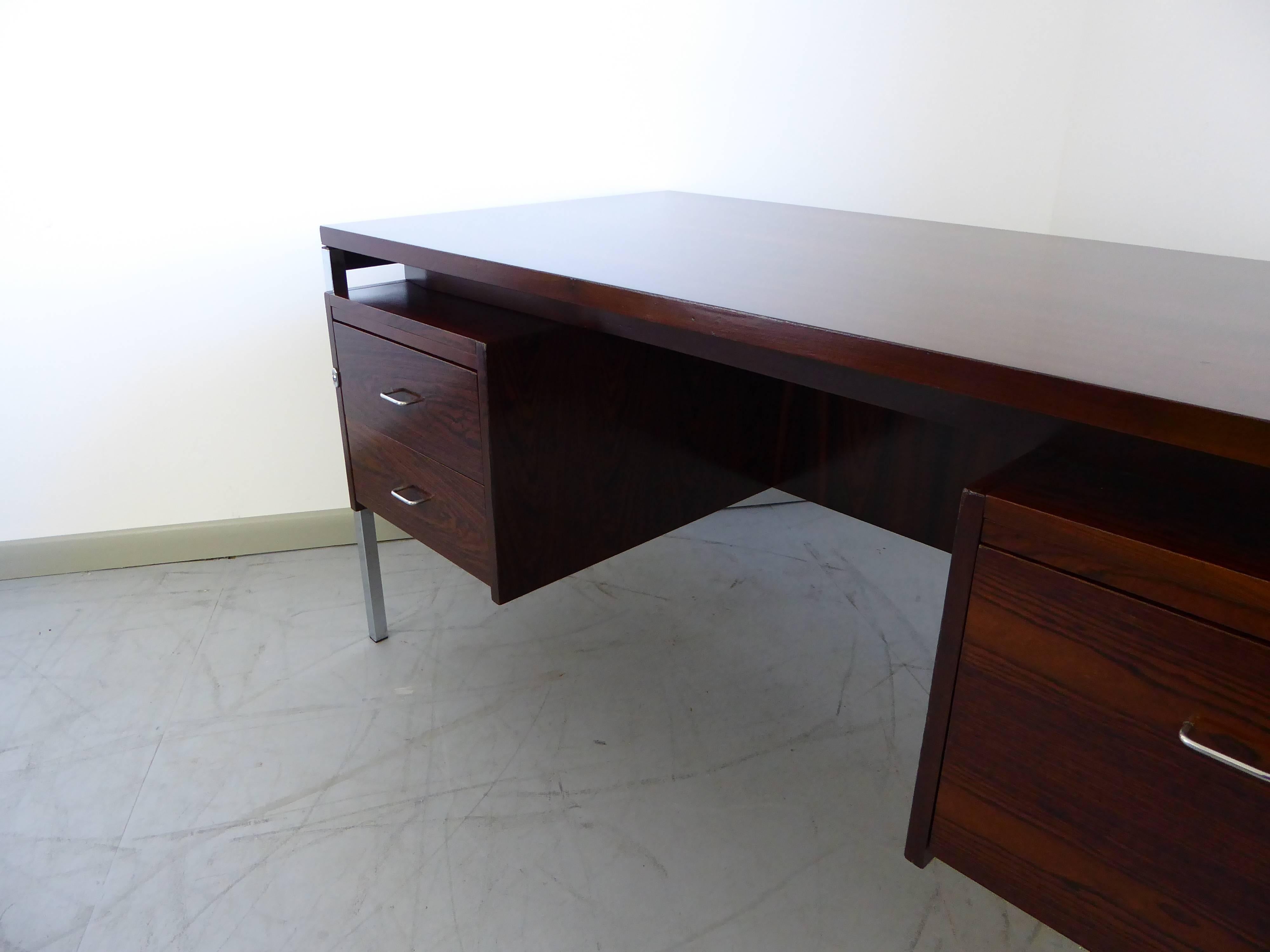 Mid-Century Modern Rare Brazilian Rosewood and Steel Desk by Moveis Cimo, 1960s