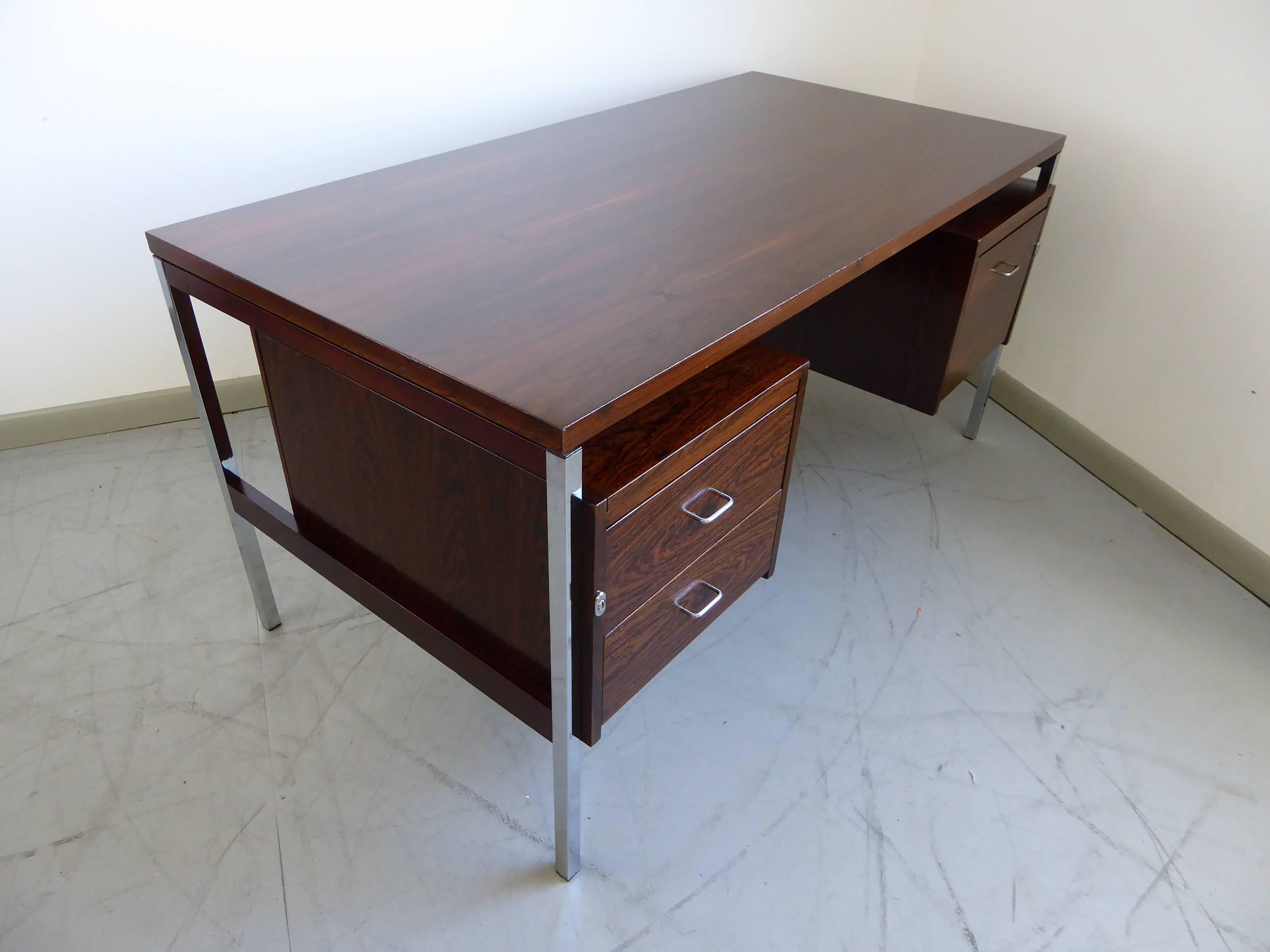 Rare Brazilian Rosewood and Steel Desk by Moveis Cimo, 1960s 3