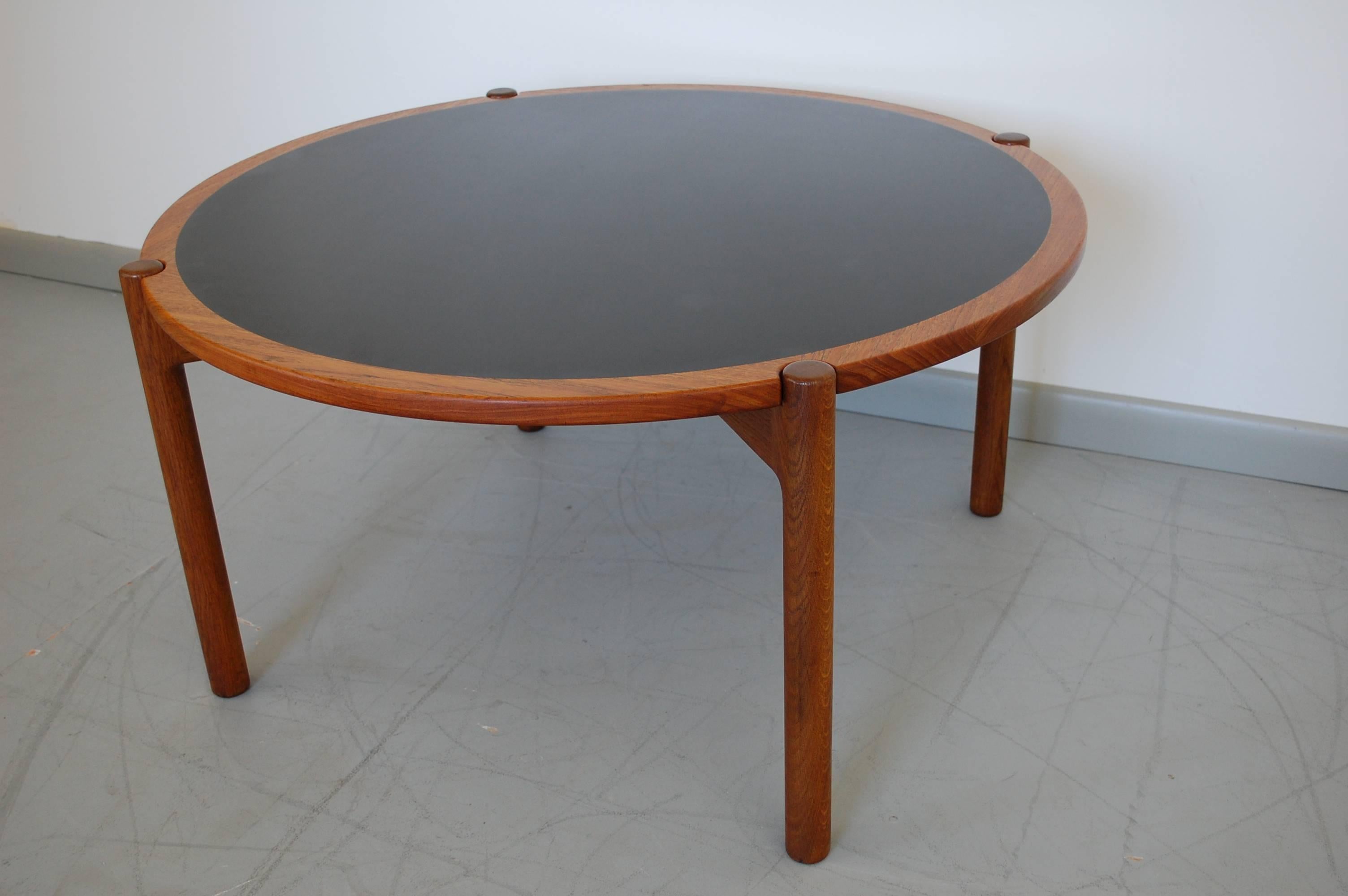 Hans Wegner Reversible Top Coffee Table for Johannes Hansen, 1950s In Excellent Condition In Southampton, NJ