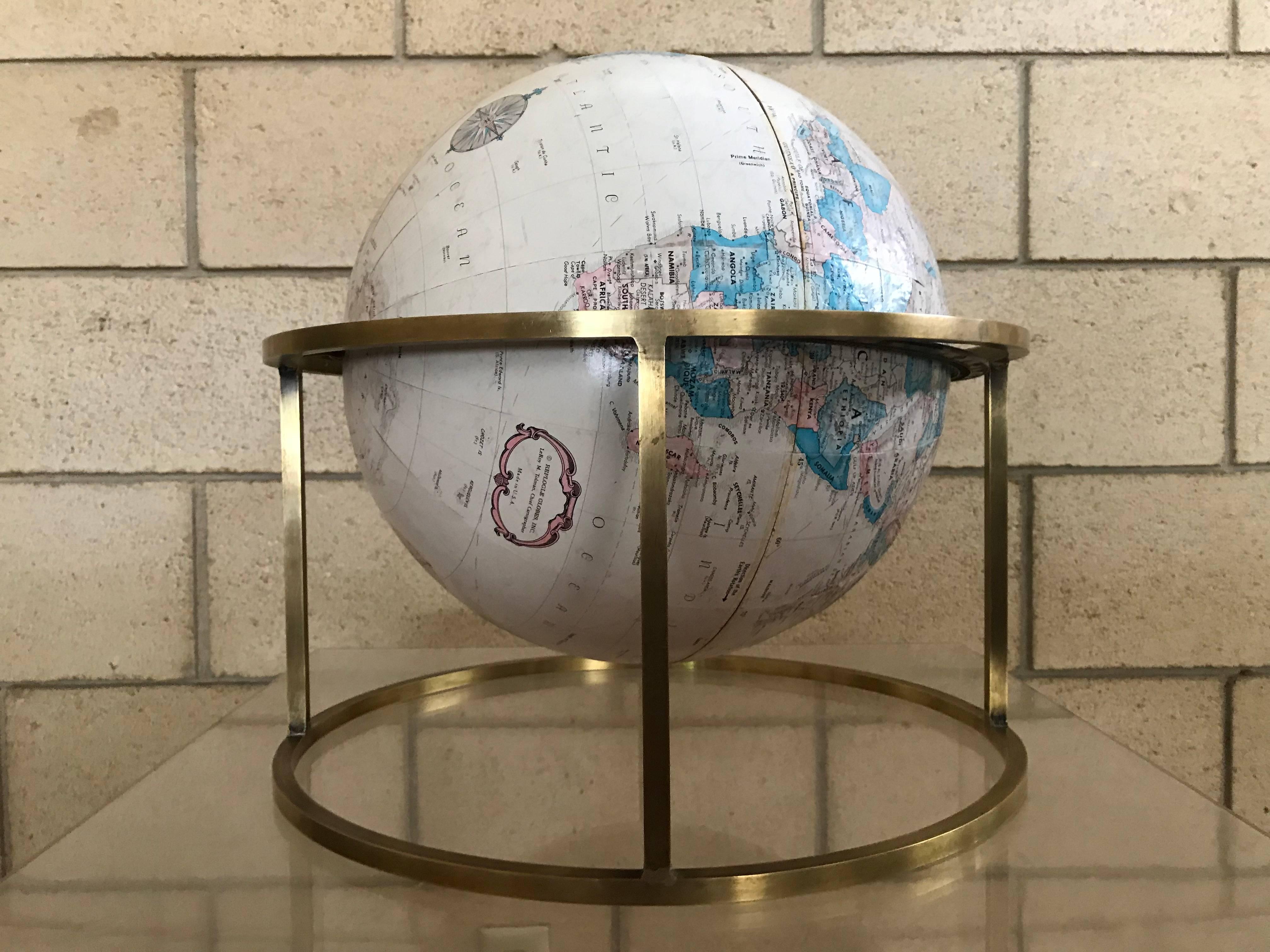 Mid-Century Modern Paul McCobb Style Replogle Desk Globe In Good Condition In Southampton, NJ