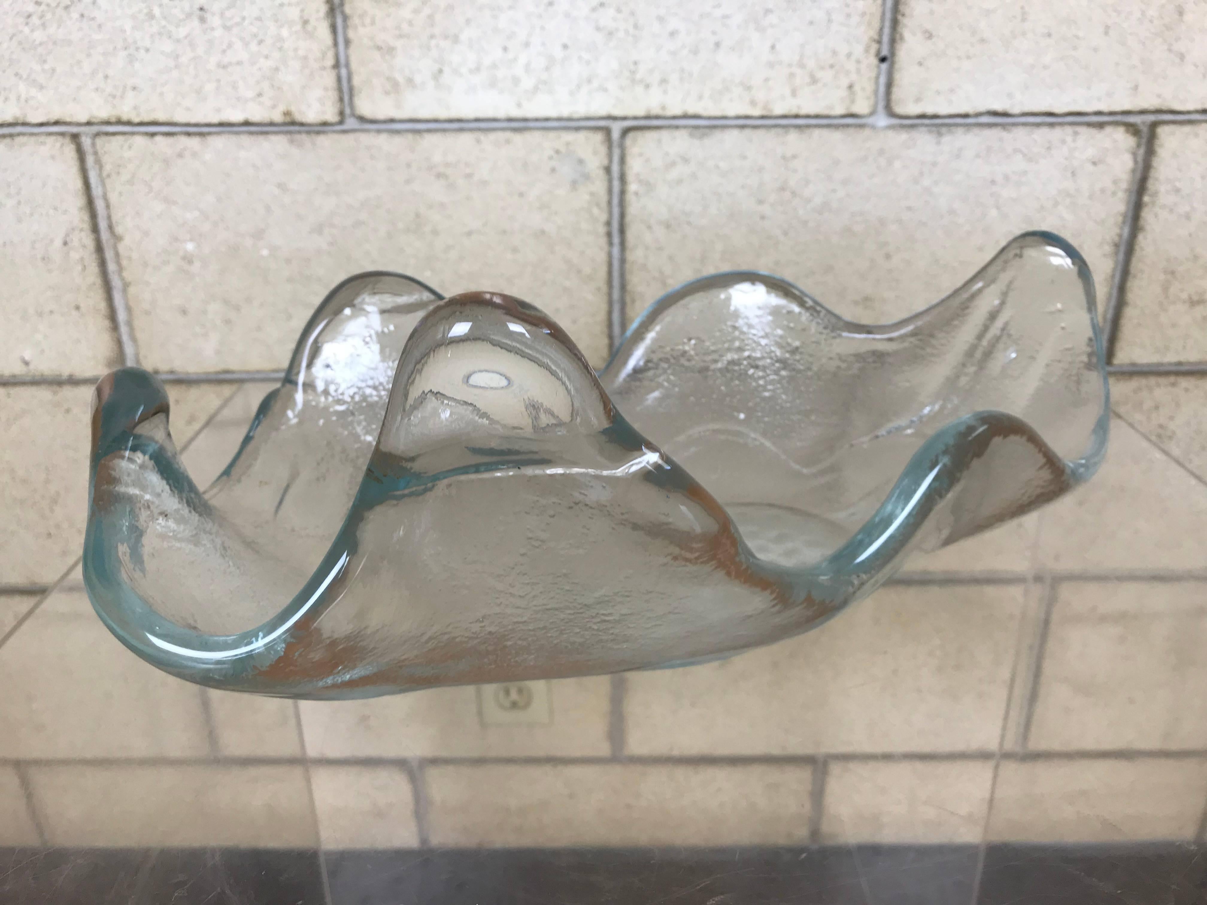 Rare Large Modernist Handblown Biomorphic Abstract Blenko Clear Glass Bowl In Good Condition In Southampton, NJ