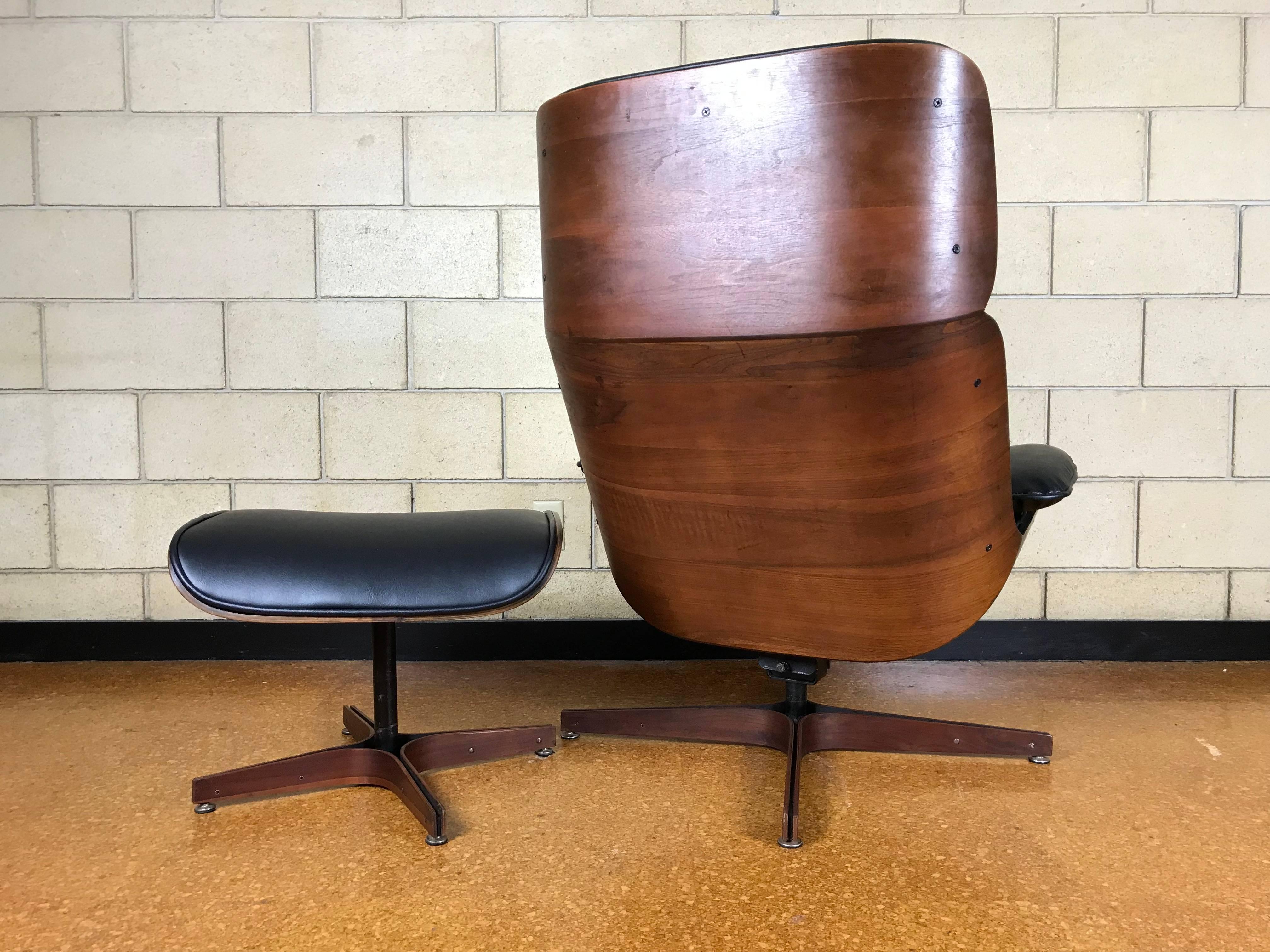 Mid-Century Modern George Mulhauser for Plycraft Mr. Chair Lounge Recliner and Ottoman Swivels