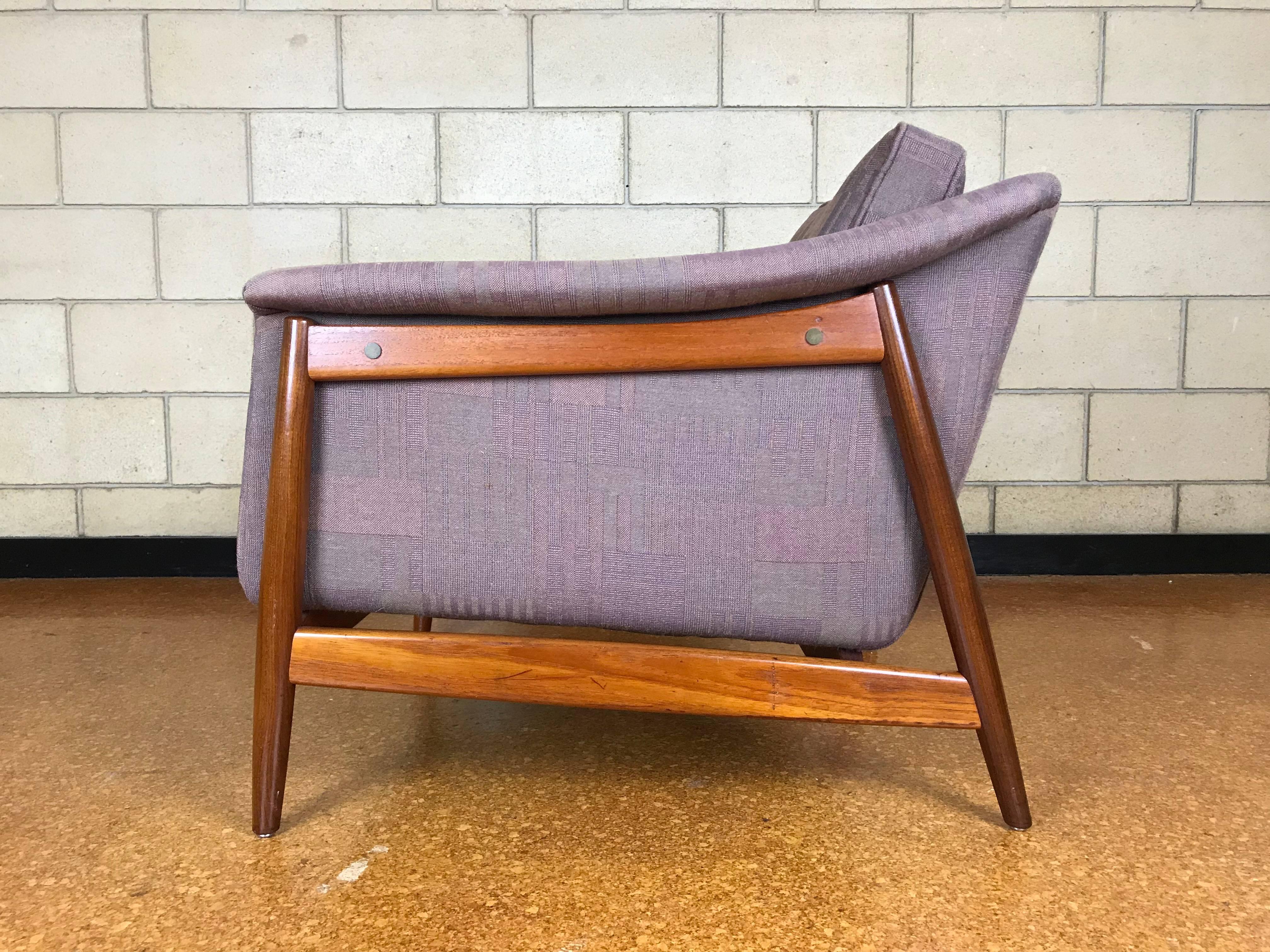 Swedish Modern Lounge Chair by Folke Ohlsson for DUX in Teak and Rosewood In Good Condition In Southampton, NJ