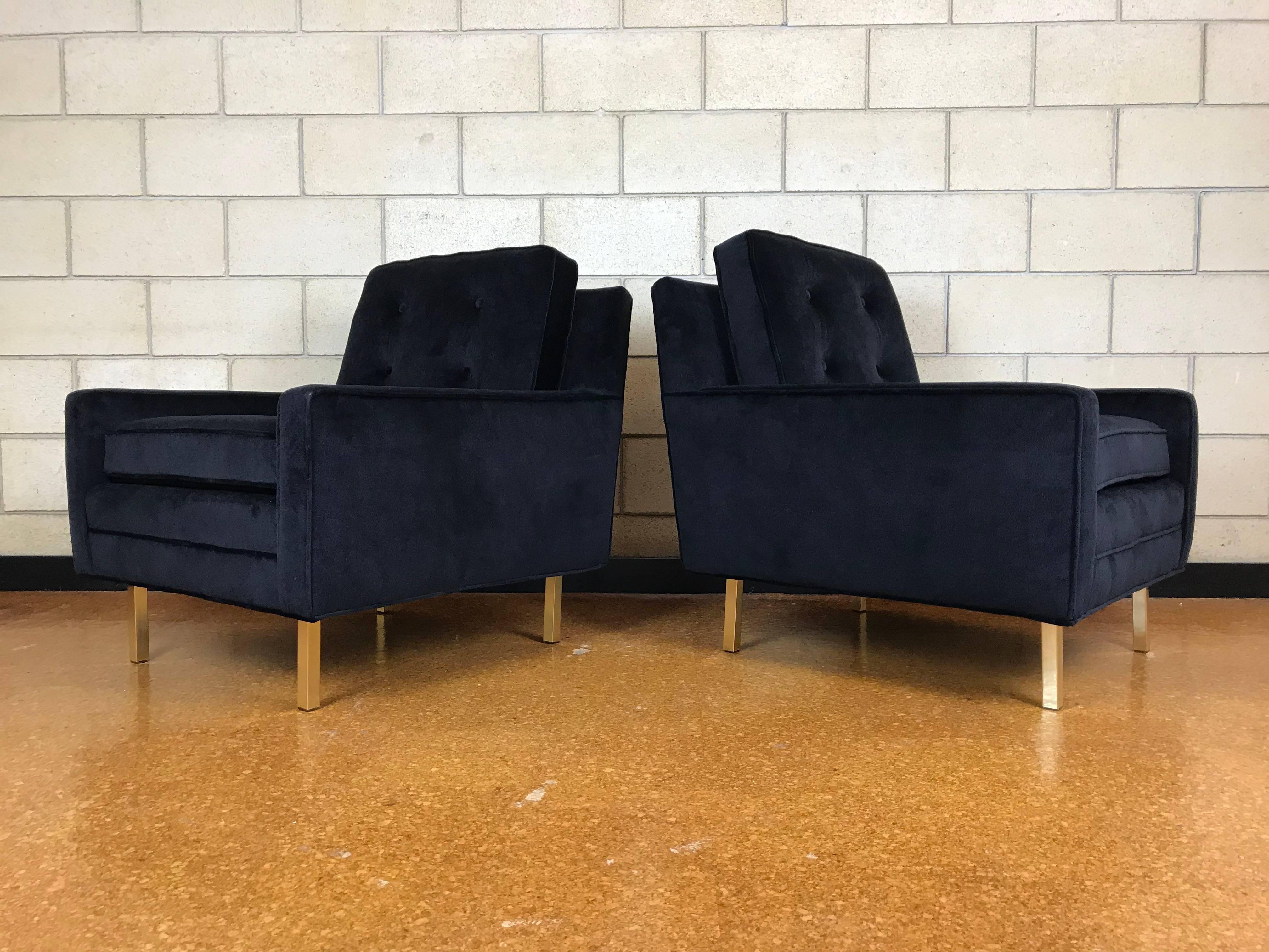 Pair of Mid-Century Modern Tuxedo Lounge Chairs in Black Velvet with Brass Legs 3
