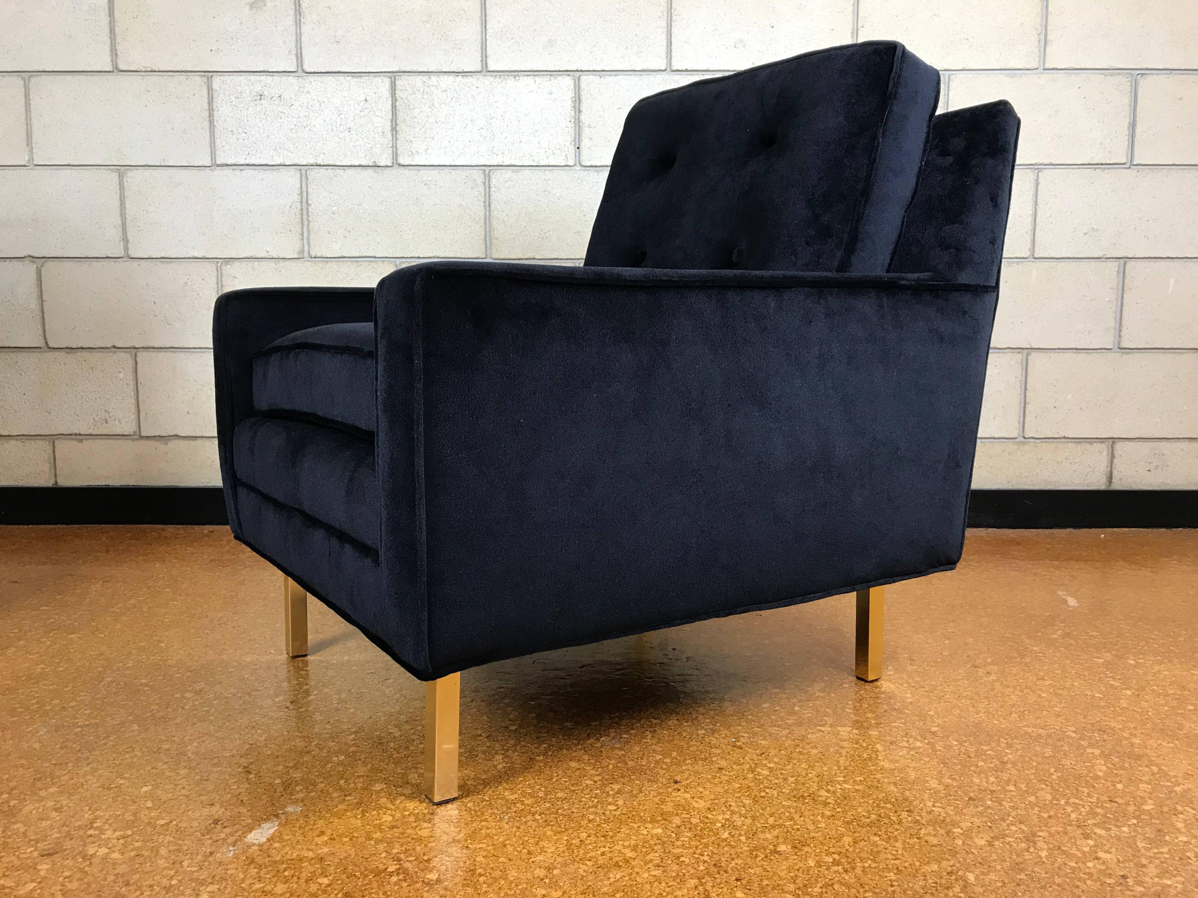 Pair of Mid-Century Modern Tuxedo Lounge Chairs in Black Velvet with Brass Legs In Good Condition In Southampton, NJ
