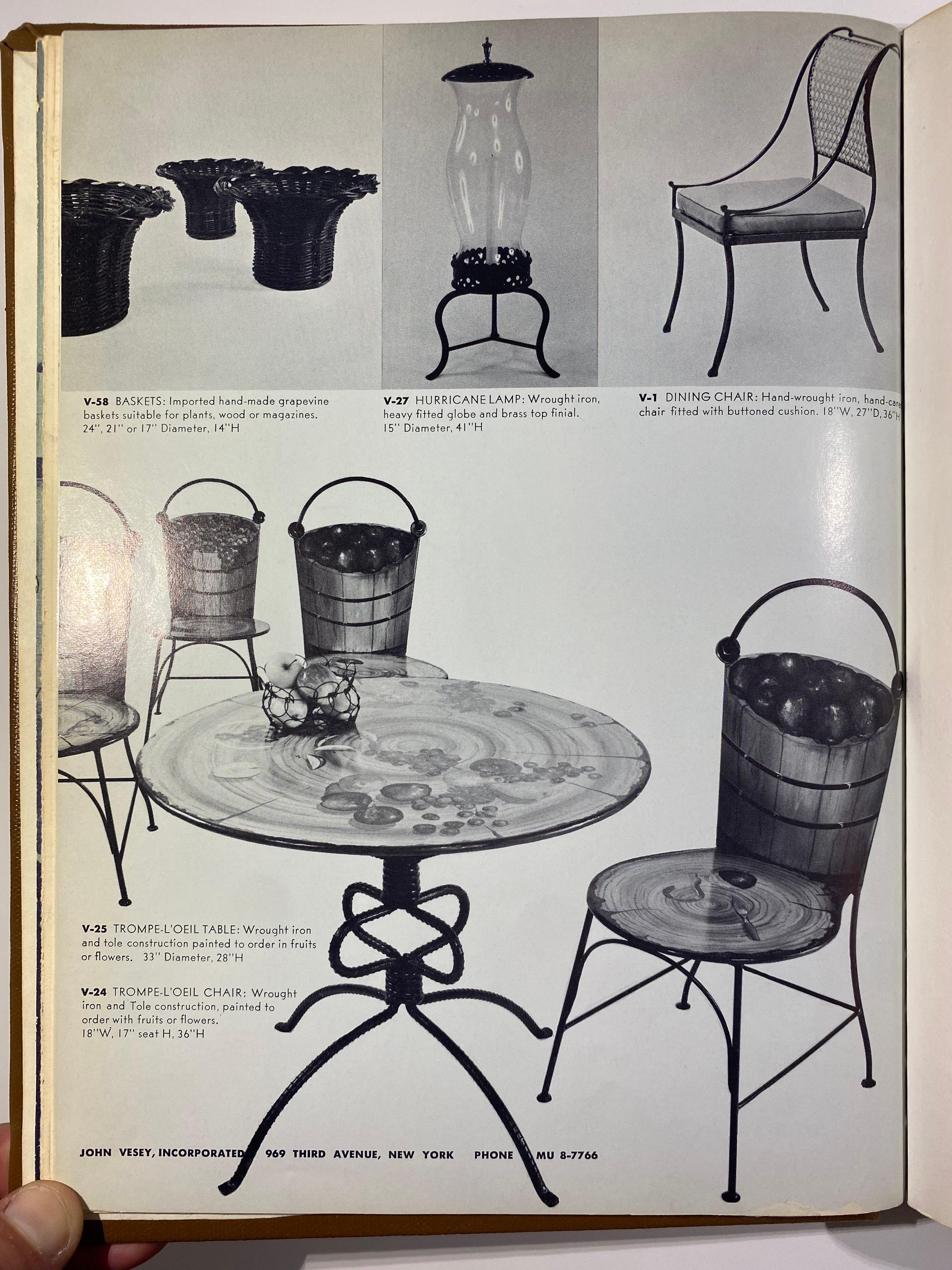 Coppia monumentale di lampade a uragano V-27 di John Vesey da Brook Astors Cove End in vendita 12