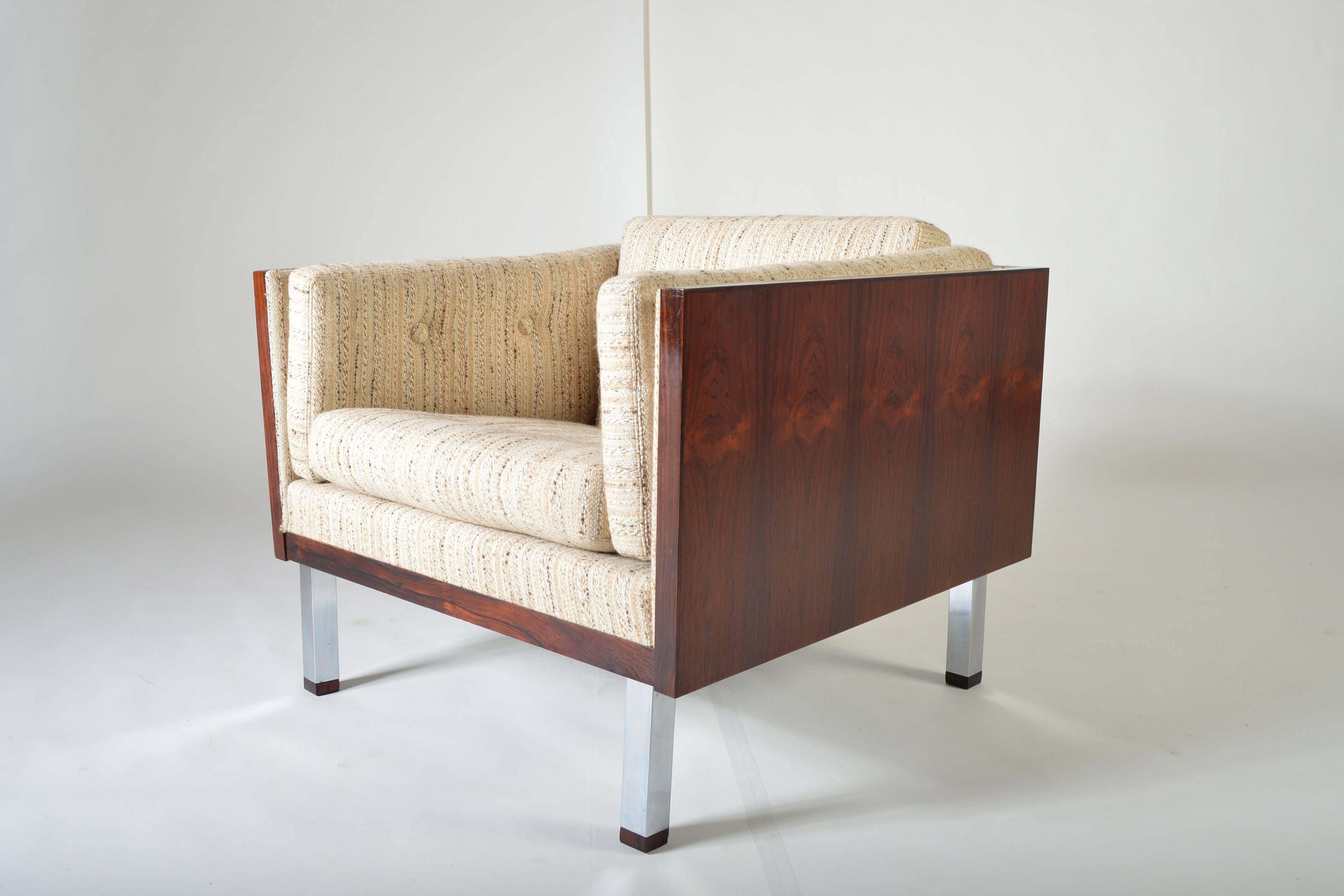 A beautifully cased rosewood lounge chair by Jydsk Mobelvaerk of Denmark. Very clean and comfortable.