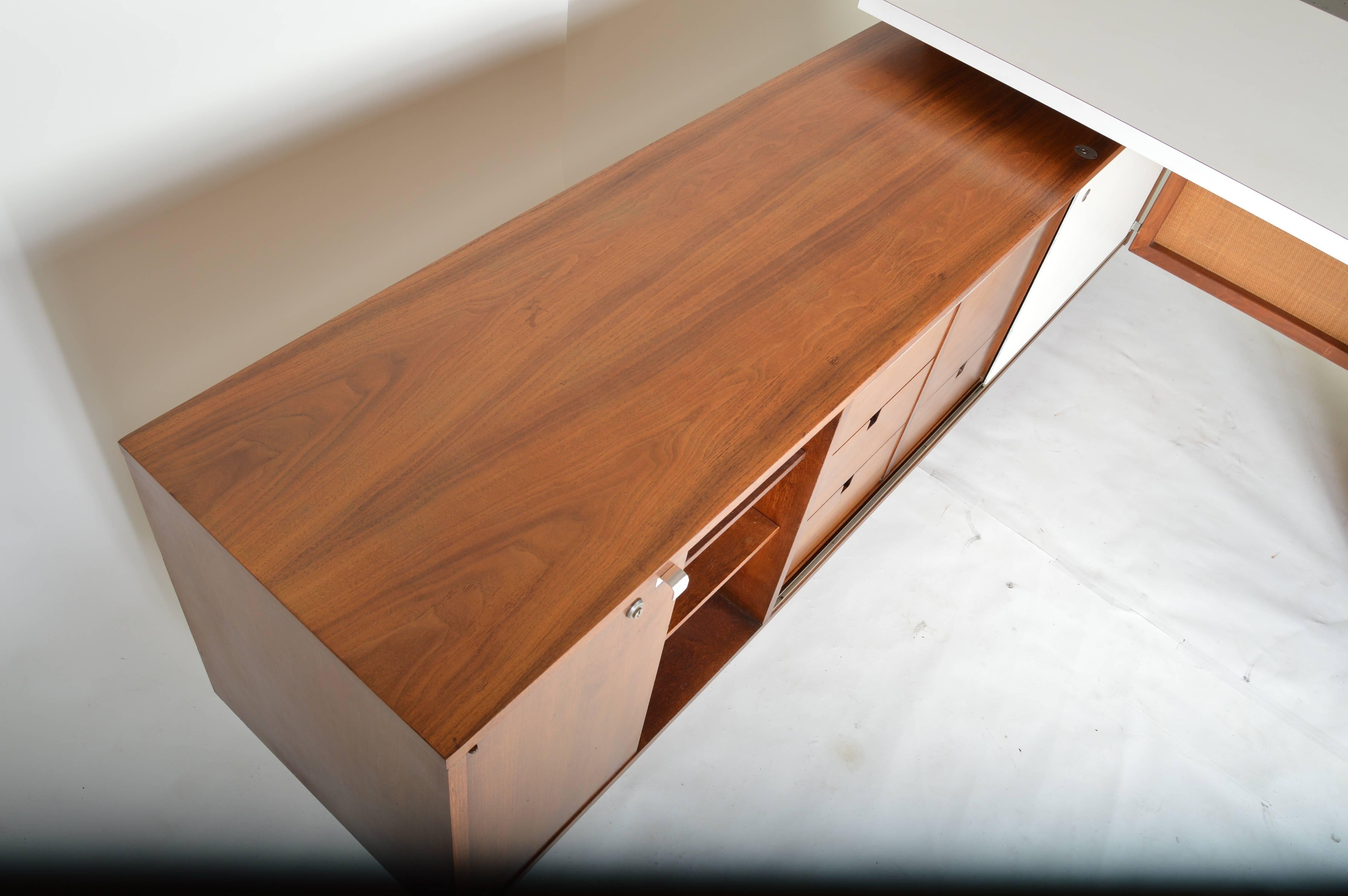 l shaped executive desk