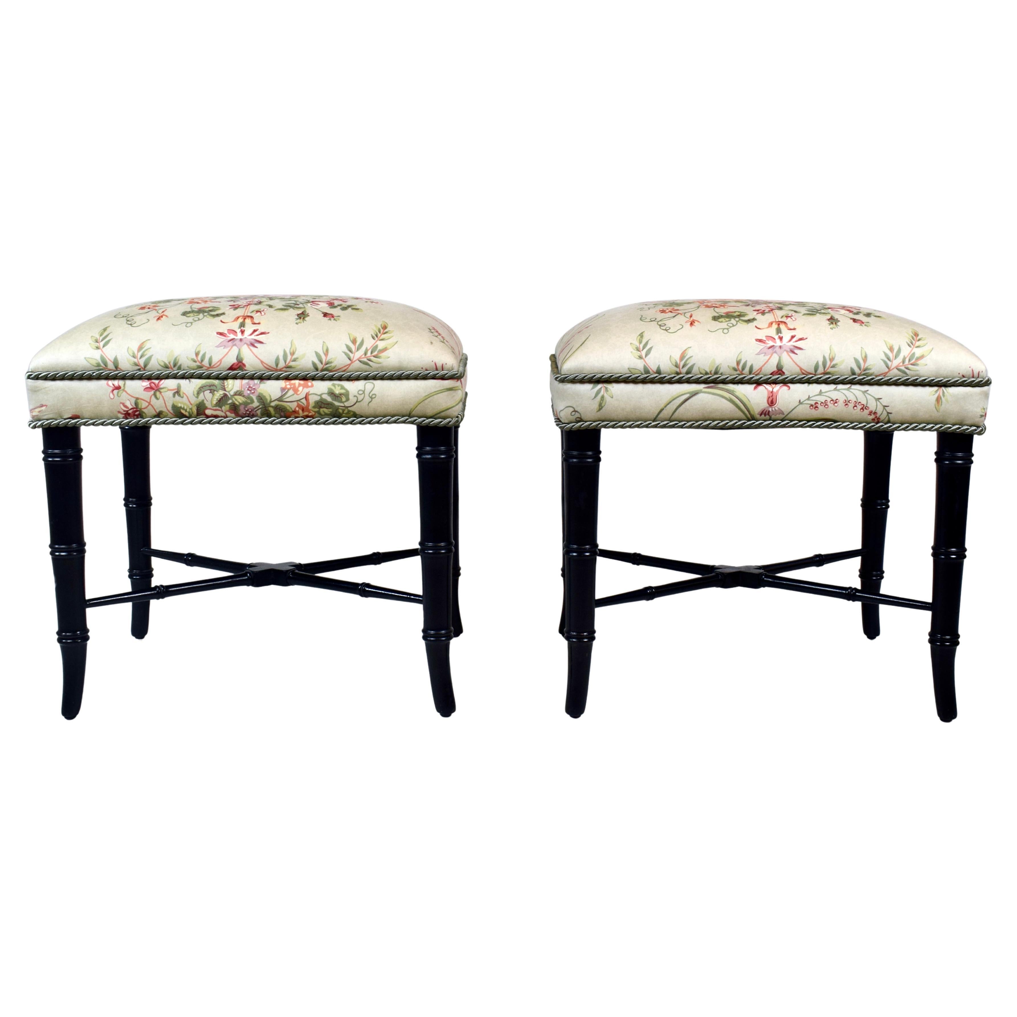 Vintage Par de otomanas de bambú de imitación Bancos Taburetes Florales Nueva Tapicería