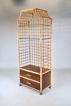 Estantería vintage de los años 70, estilo «Pagoda costera», de bambú, con estantes de cristal y cajones