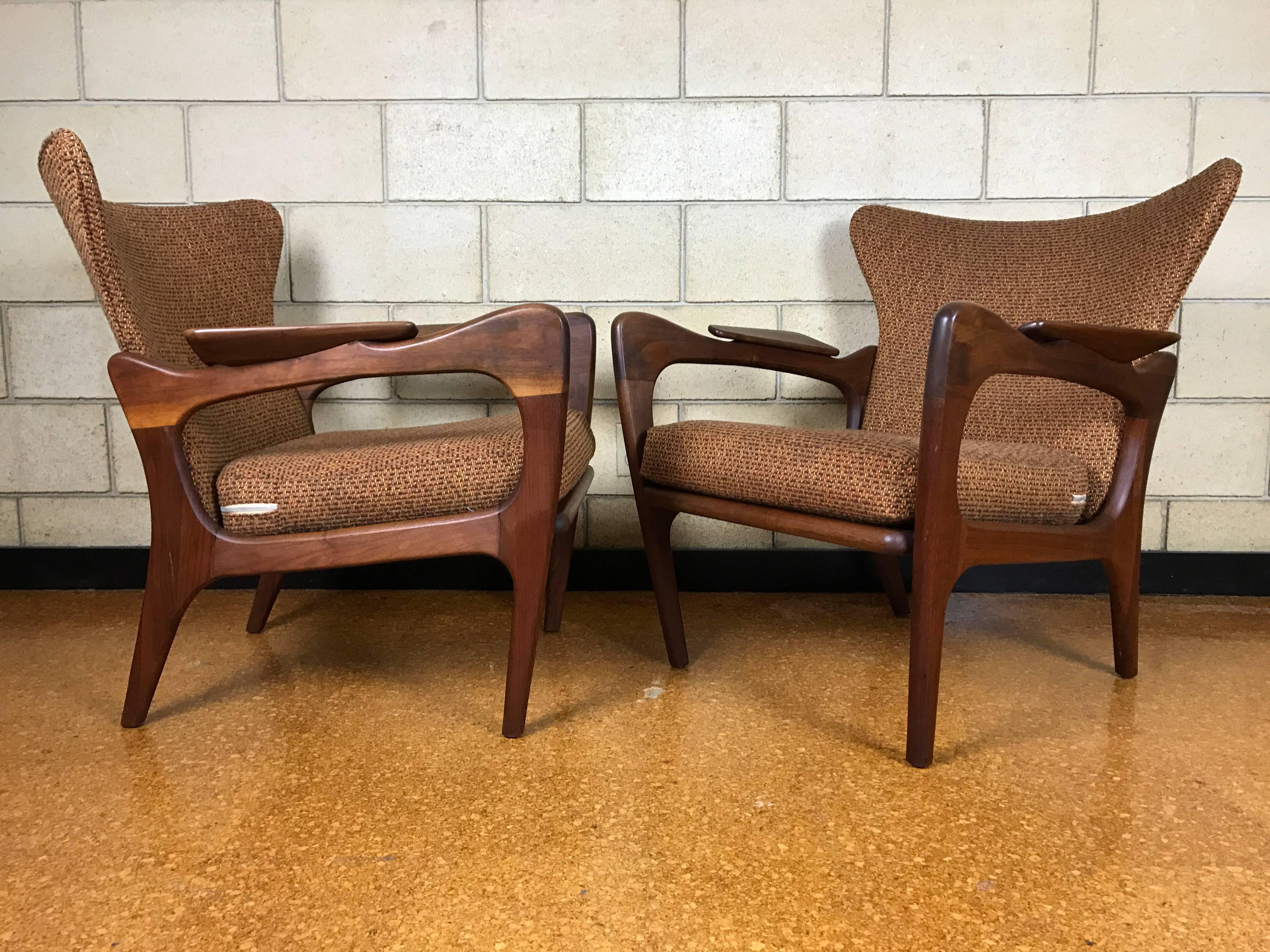 Mid-Century Modern Pair of Sculptural Wingback Lounge Chairs by Adrian Pearsall, Craft Associates