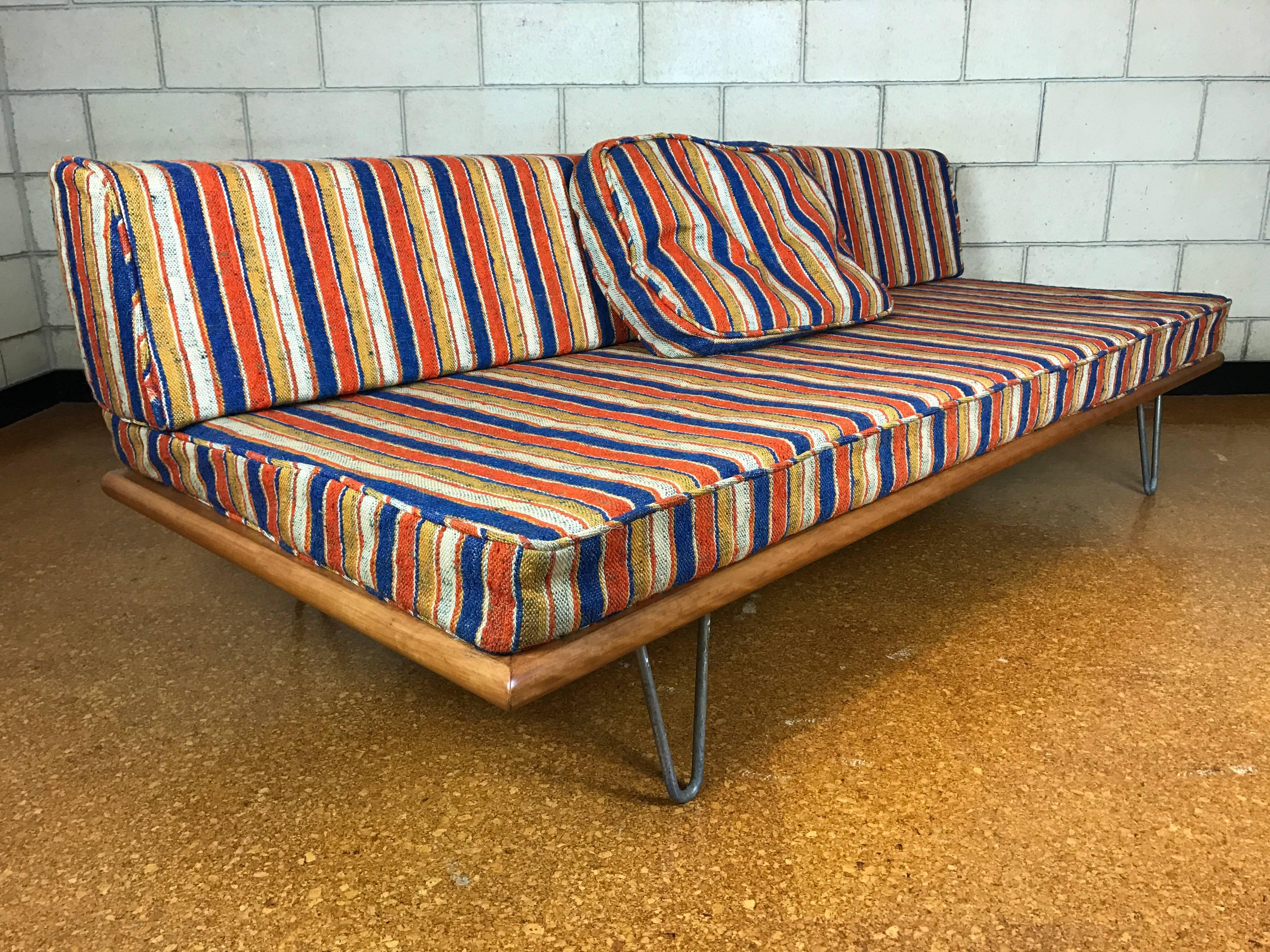 George Nelson for Herman Miller Daybed Sofa-Original Alexander Girard Fabric In Good Condition In Southampton, NJ