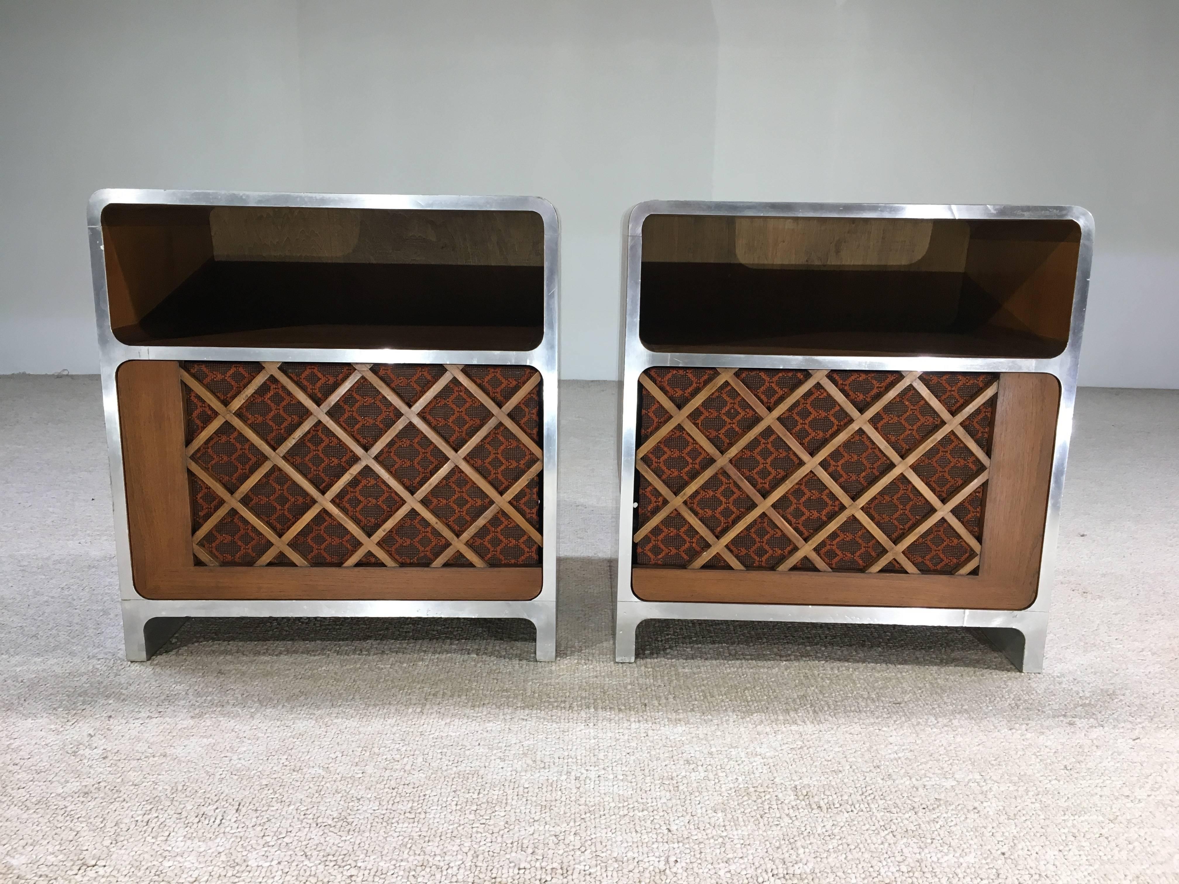 An awesome pair of console and speaker cabinets that we've never seen before. The speaker screens pop off via magnets and the backs are curved out allowing for multiple speaker sizes. Cloth screens let sound pass right through the screens clearly.