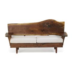 Atemberaubendes George Nakashima Style Live Edge Walnuss Sofa mit Akzenten in Ebenholz