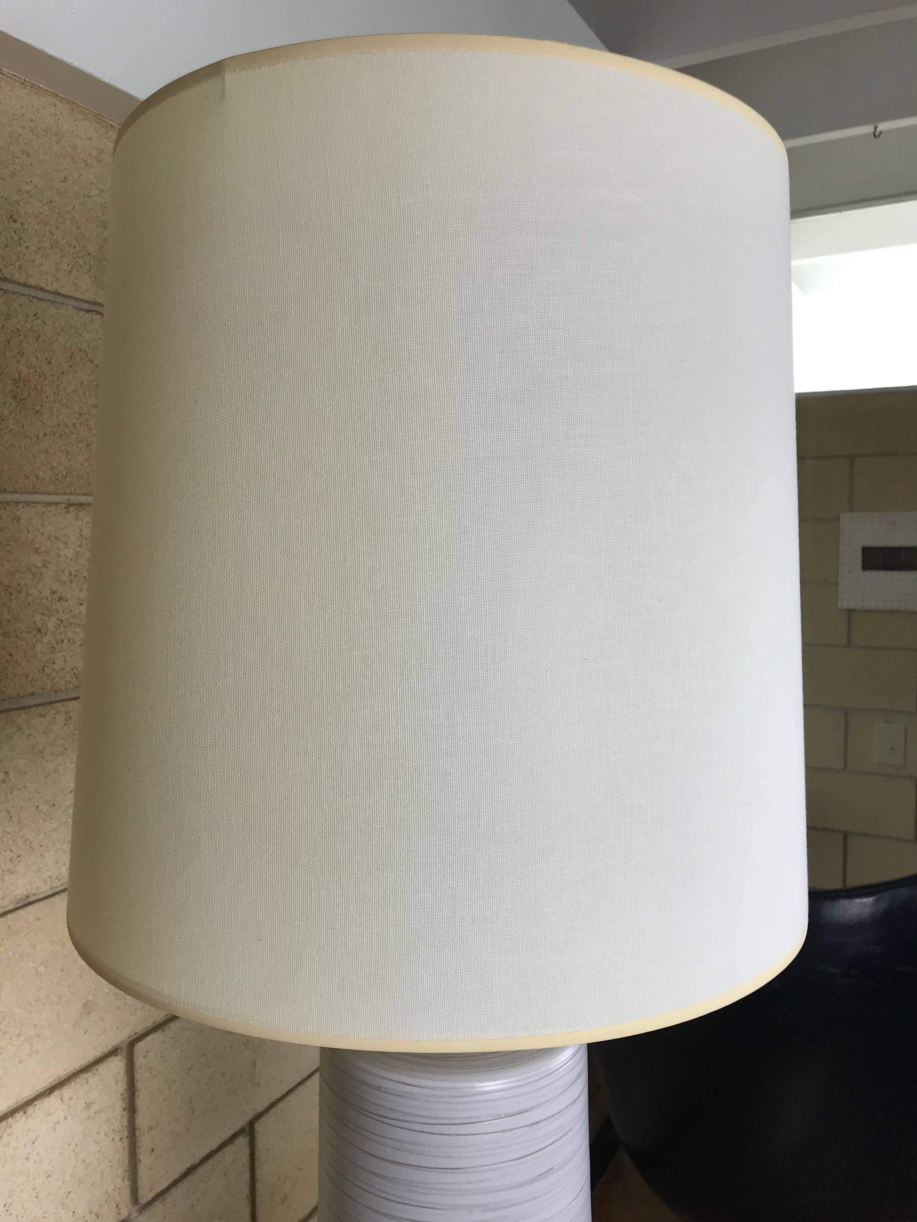 Massive Modernist Ceramic Table Lamp by Jane & Gordon Martz for Marshall Studios In Excellent Condition In Southampton, NJ