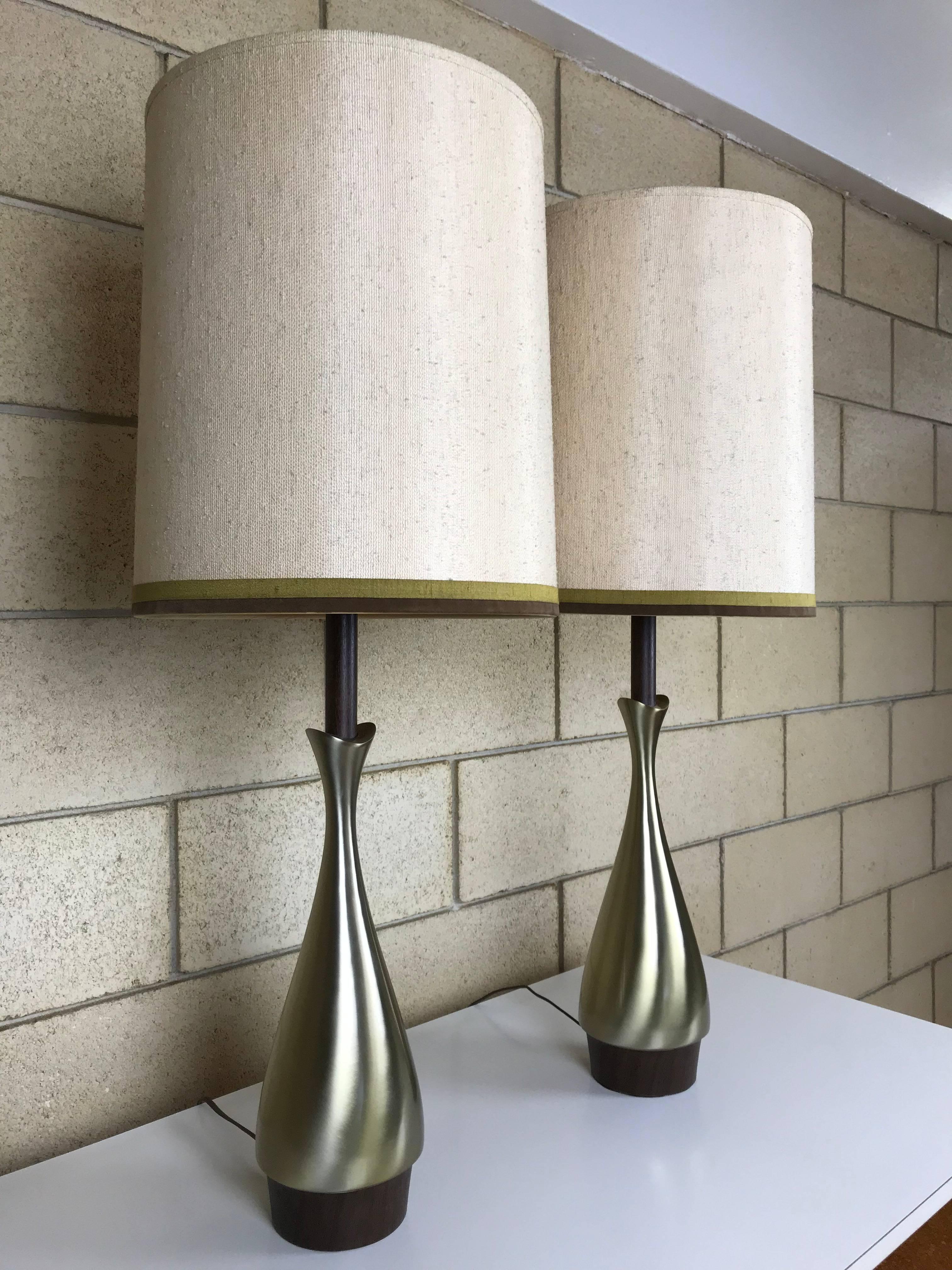 Pair of Modernist Fluted Brass and Wood Tables Lamps by Laurel Lamp Co. 2