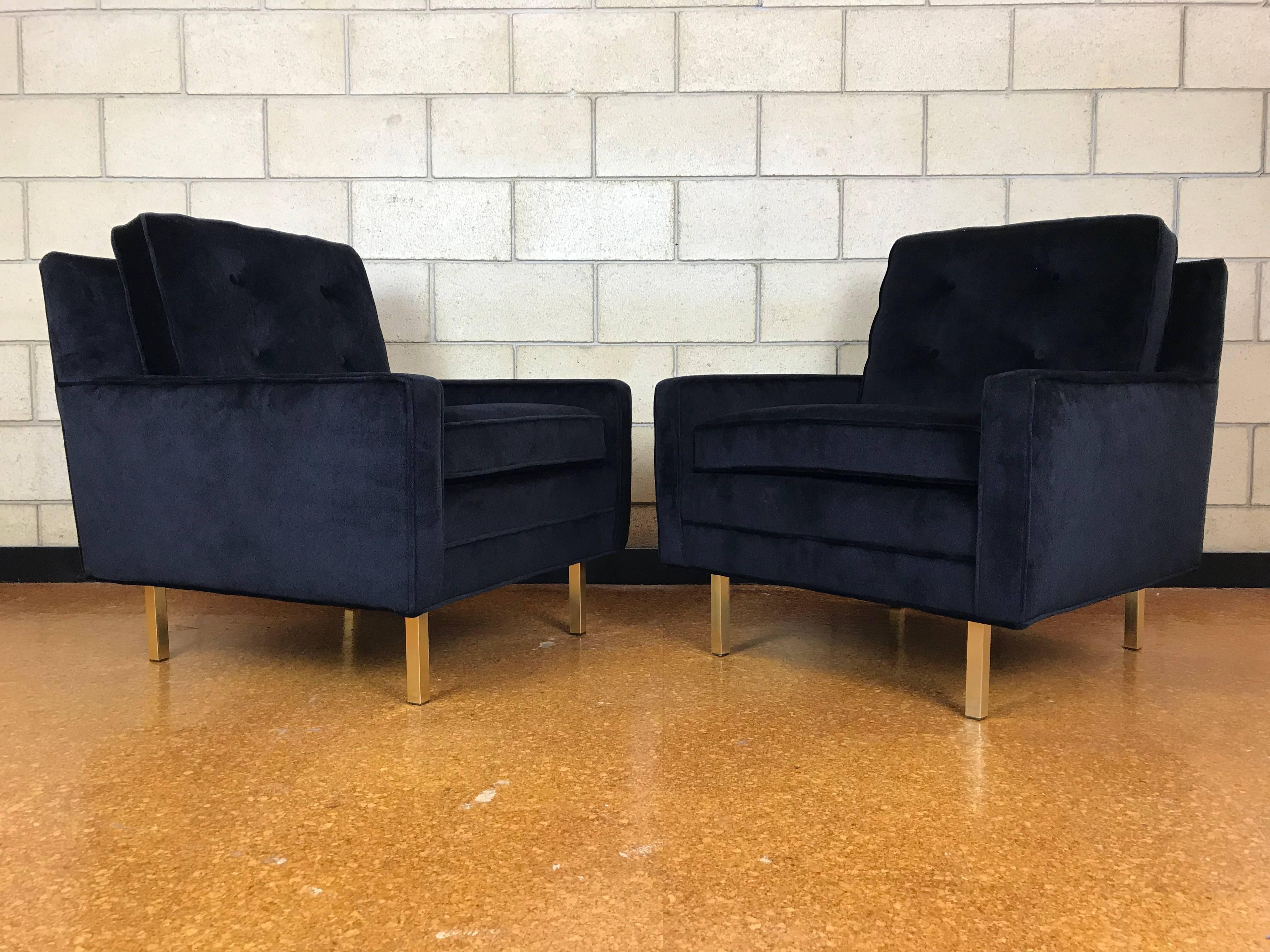 Pair of Mid-Century Modern Tuxedo Lounge Chairs in Black Velvet with Brass Legs 4