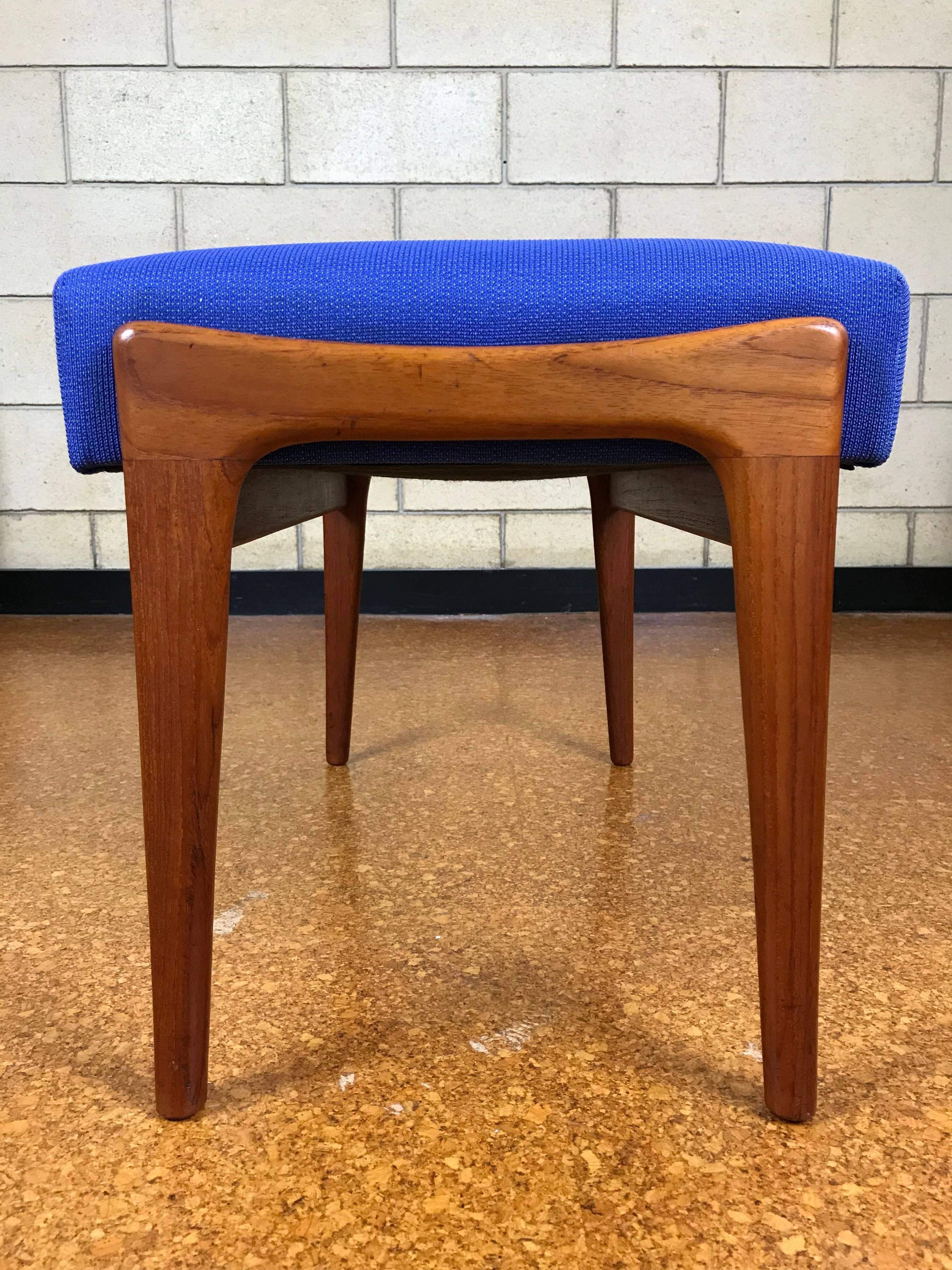 Mid-Century Modern Ottoman Footrest in Teak by Folke Ohlsson for DUX In Good Condition In Southampton, NJ